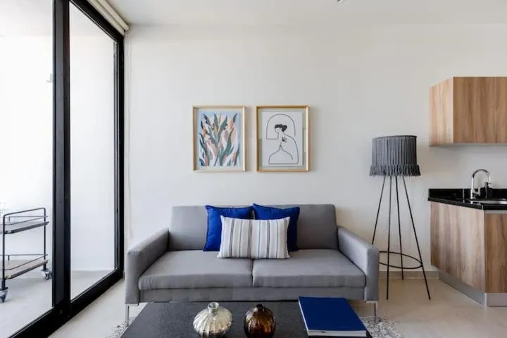 Living room in San Francisco by Andiani Travel