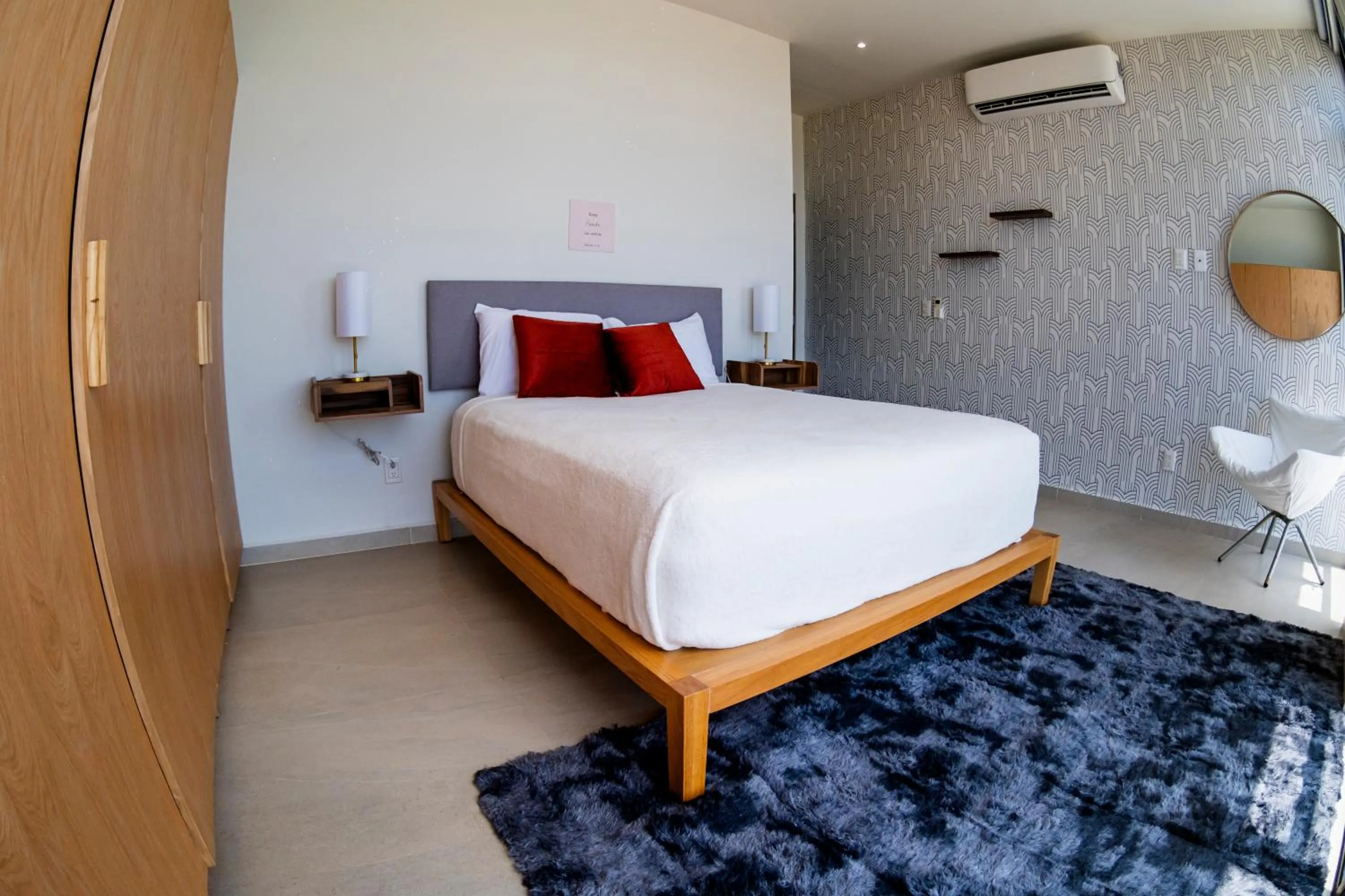 Bed in San Francisco by Andiani Travel