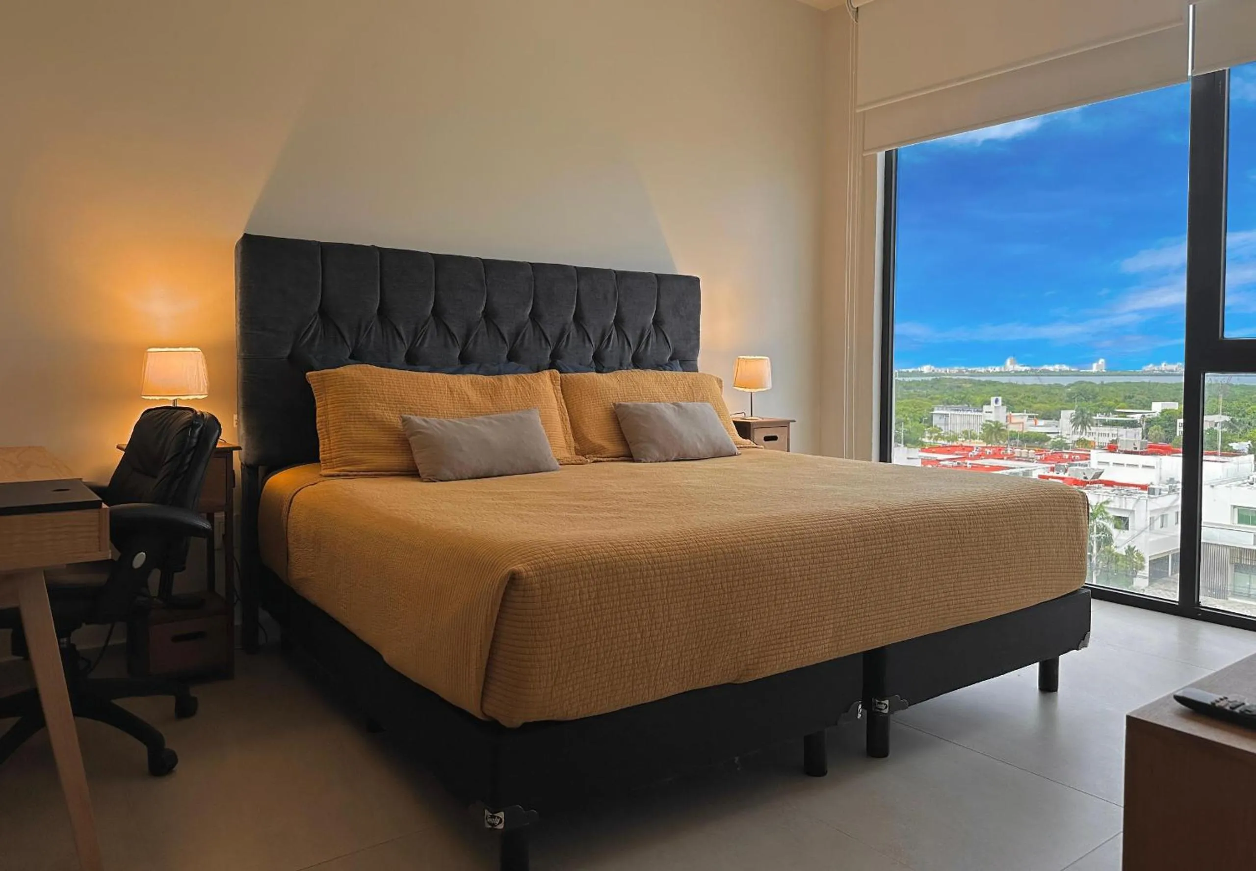 Bed in San Francisco by Andiani Travel