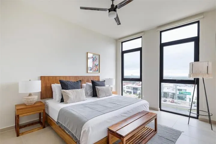 Bed in San Francisco by Andiani Travel