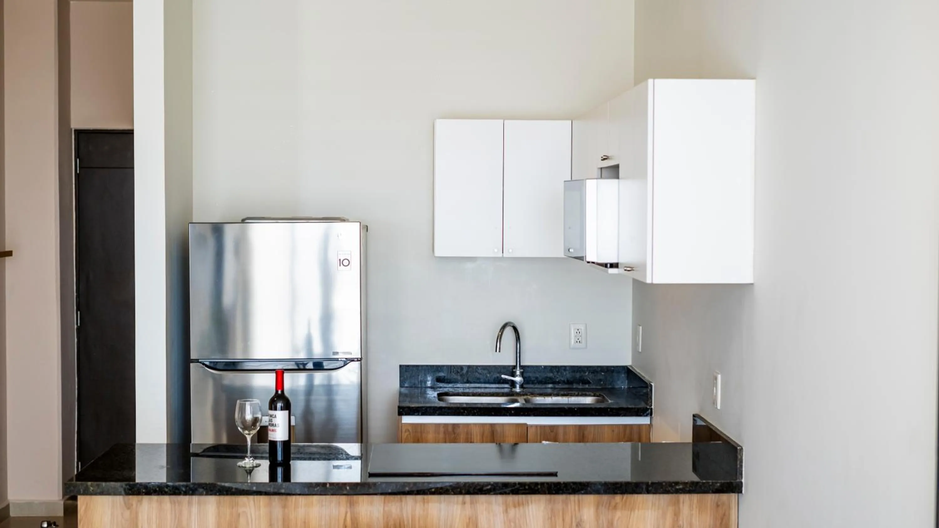 Kitchen or kitchenette in San Francisco by Andiani Travel