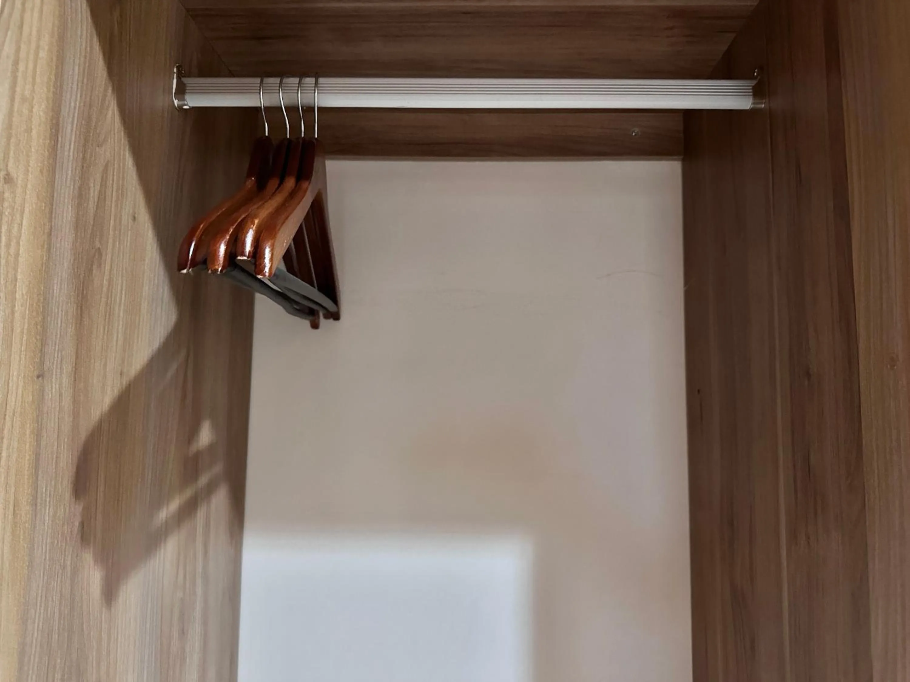 wardrobe in San Francisco by Andiani Travel