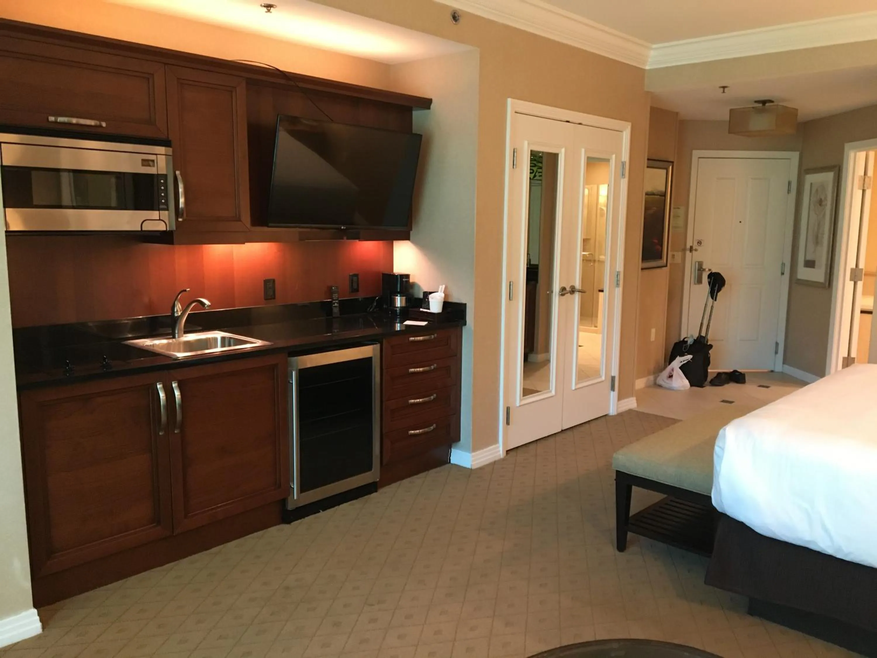 Bed in MGM Signature Condo Hotel by Owner - No Resort Fee !!
