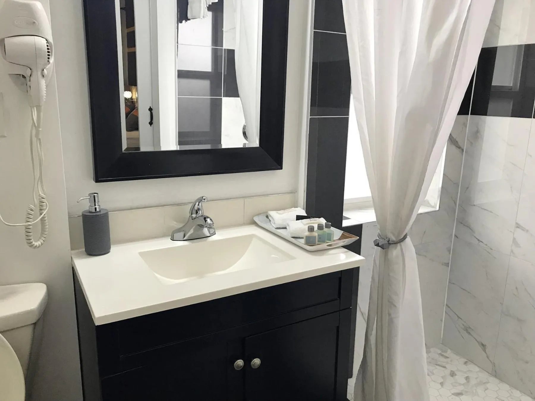 Shower in Duncan Motel