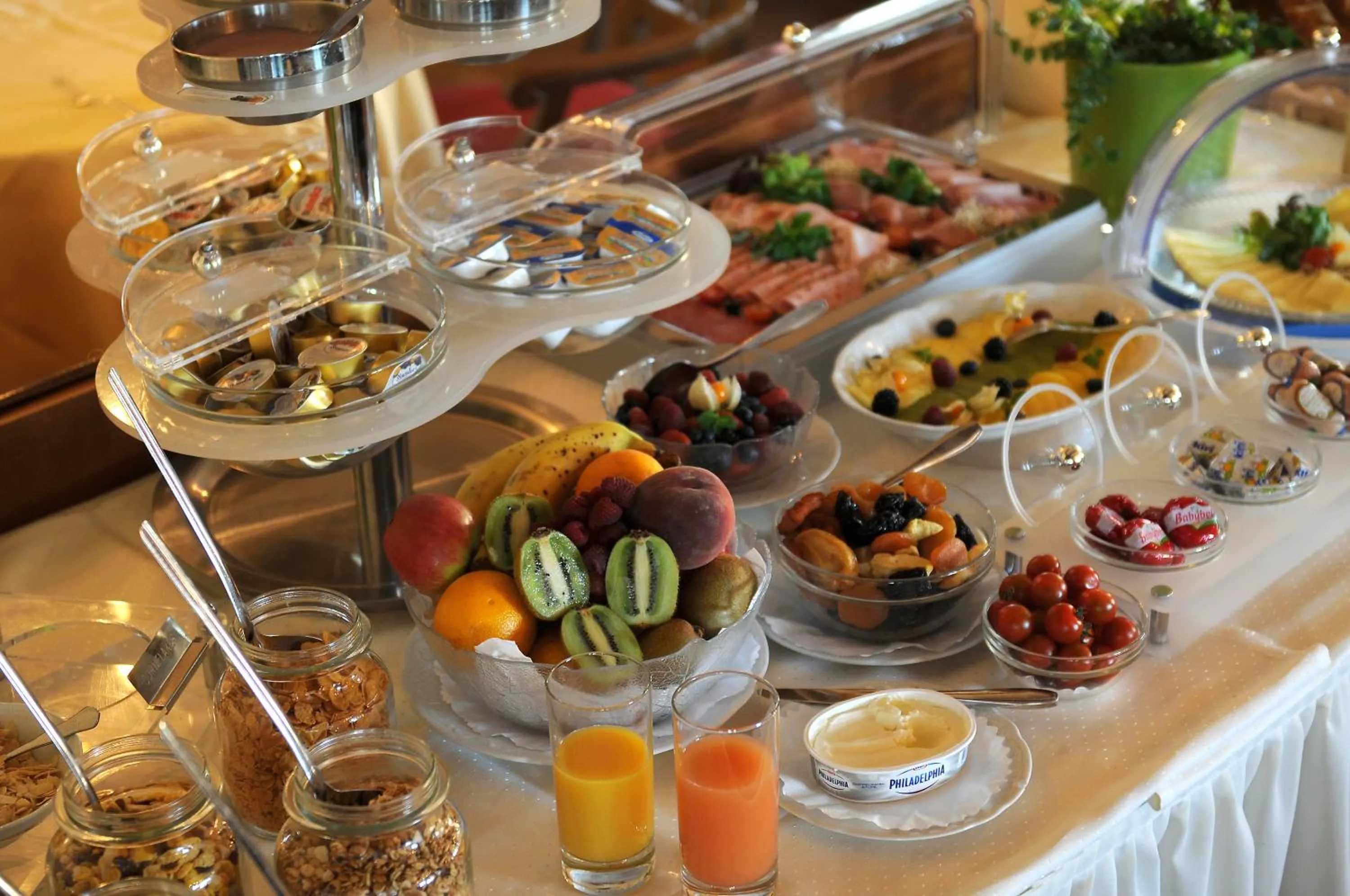 Continental breakfast in Hotel Brielhof