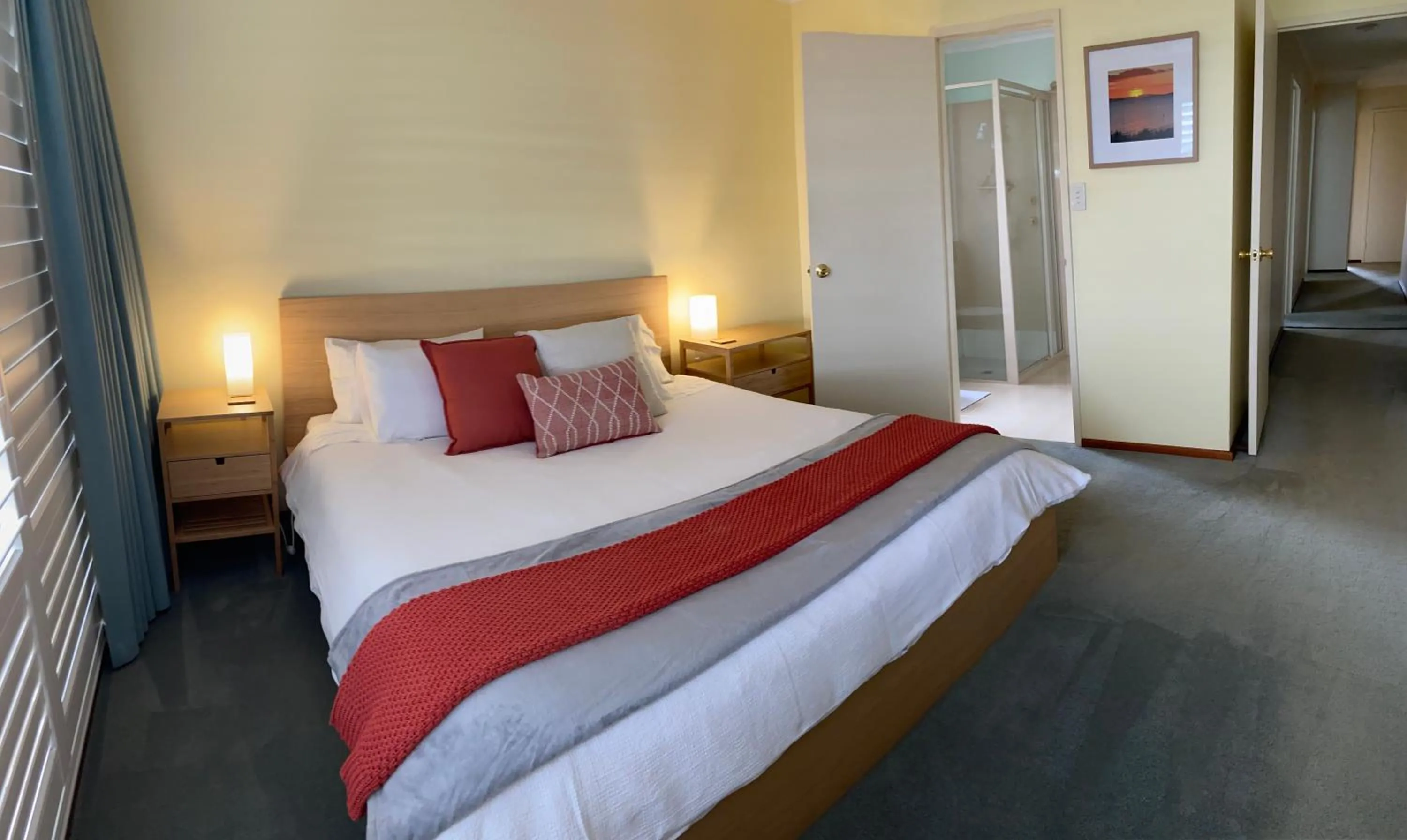 Photo of the whole room in Sunrise House