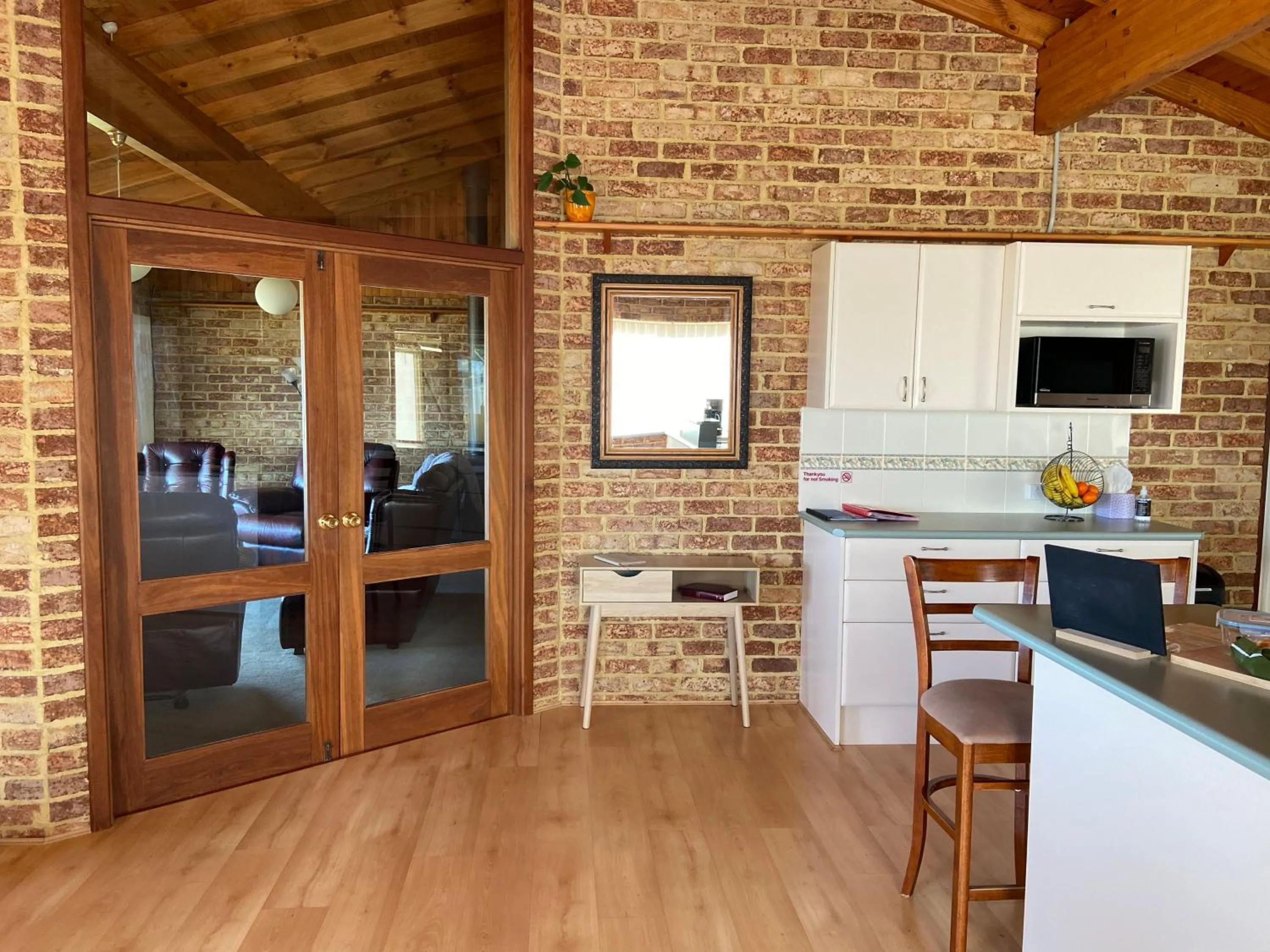 Kitchen or kitchenette in Sunrise House