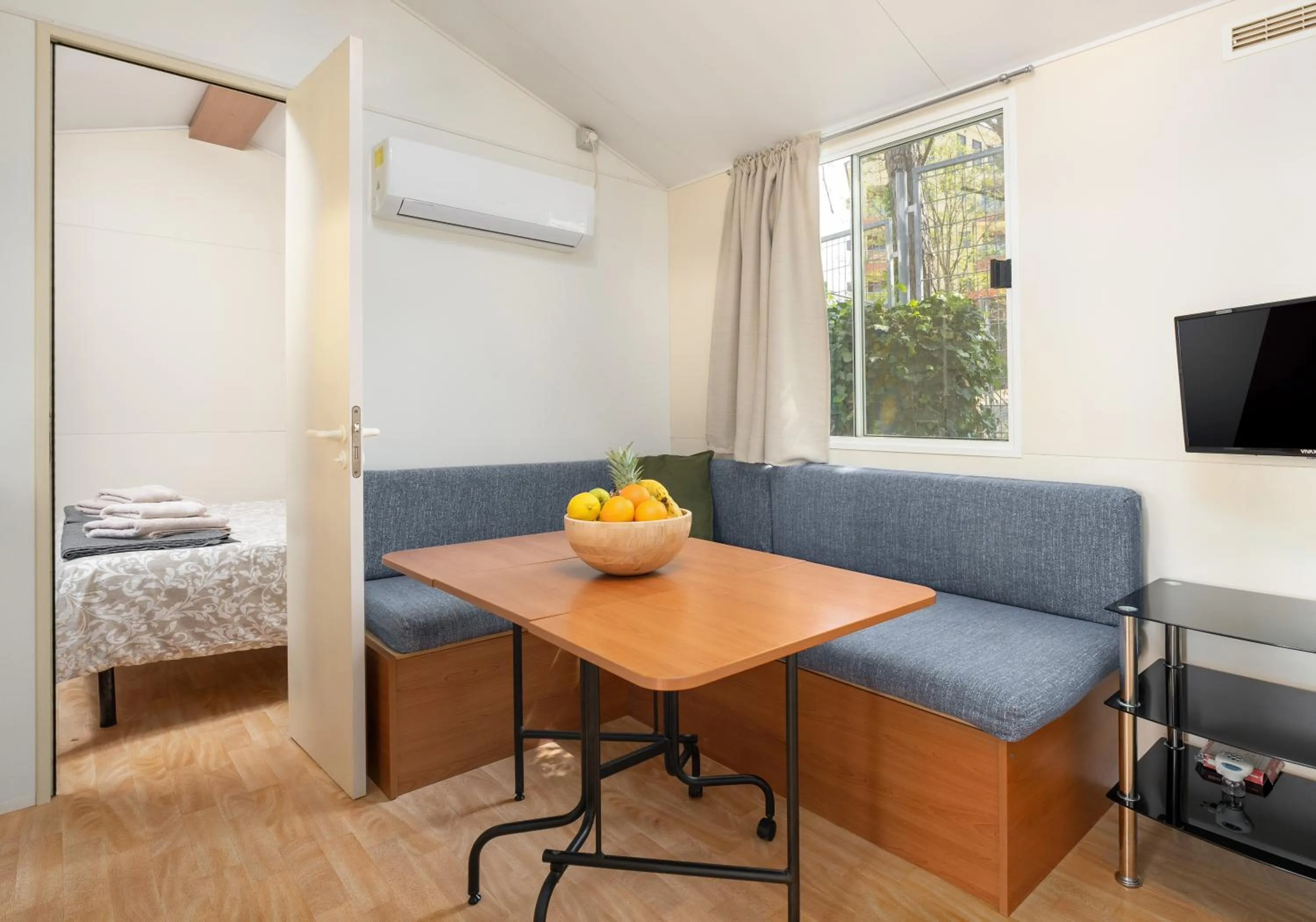 Living room, Bed in Camping Resort Tina Vrsar