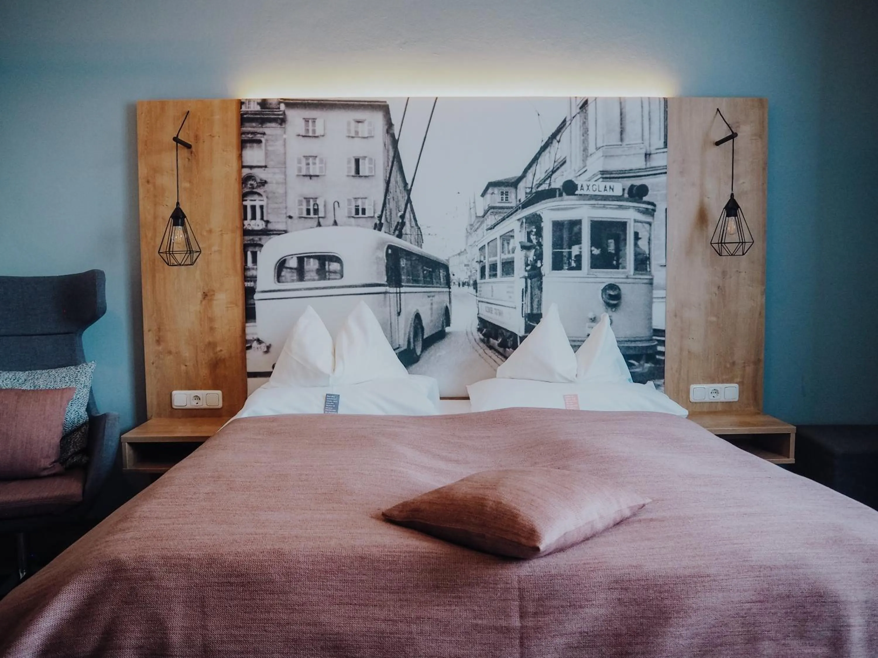 Bed in Levy's Rooms & Breakfast