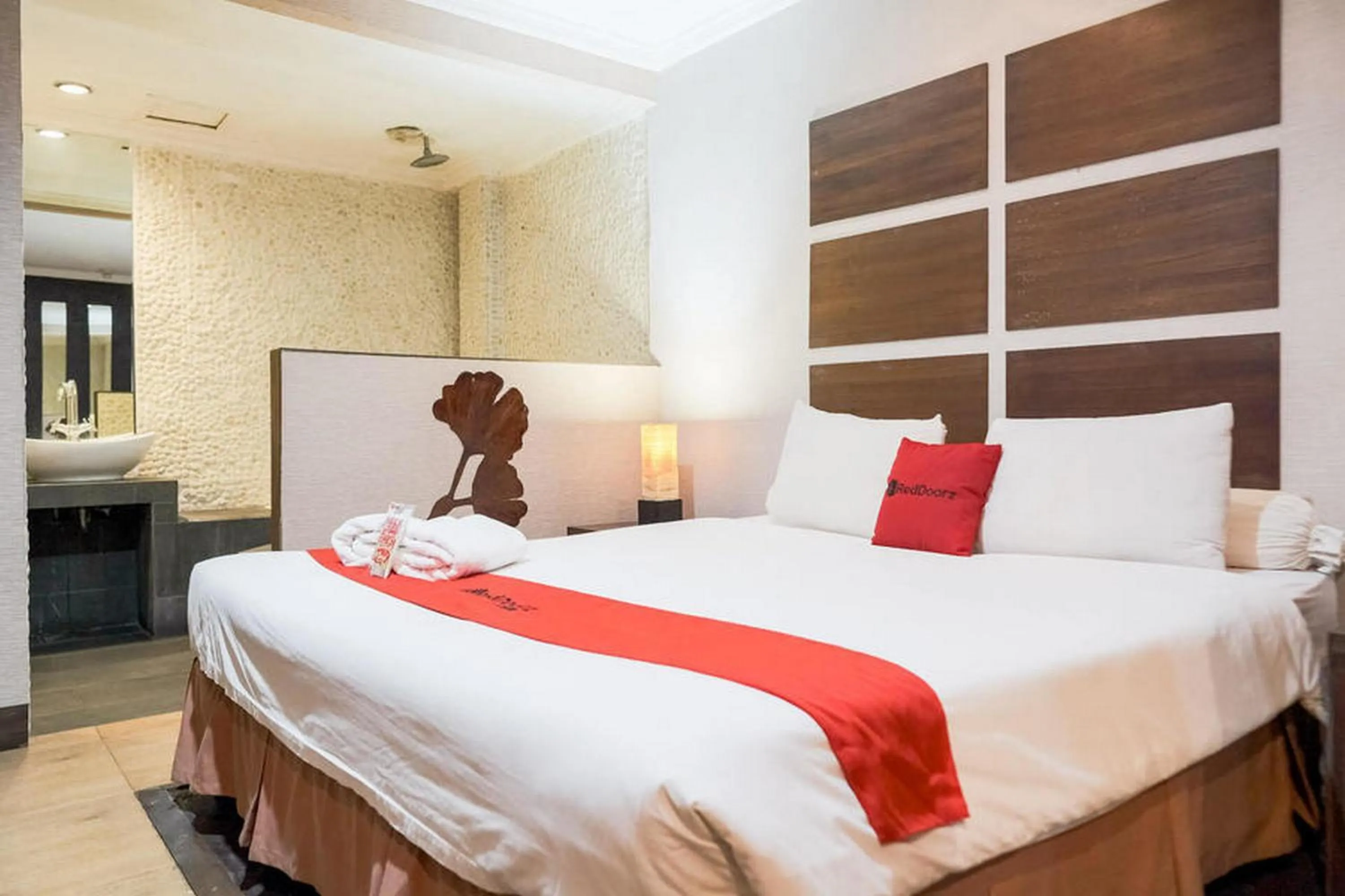 Bed in RedDoorz near Waterboom Lippo Cikarang