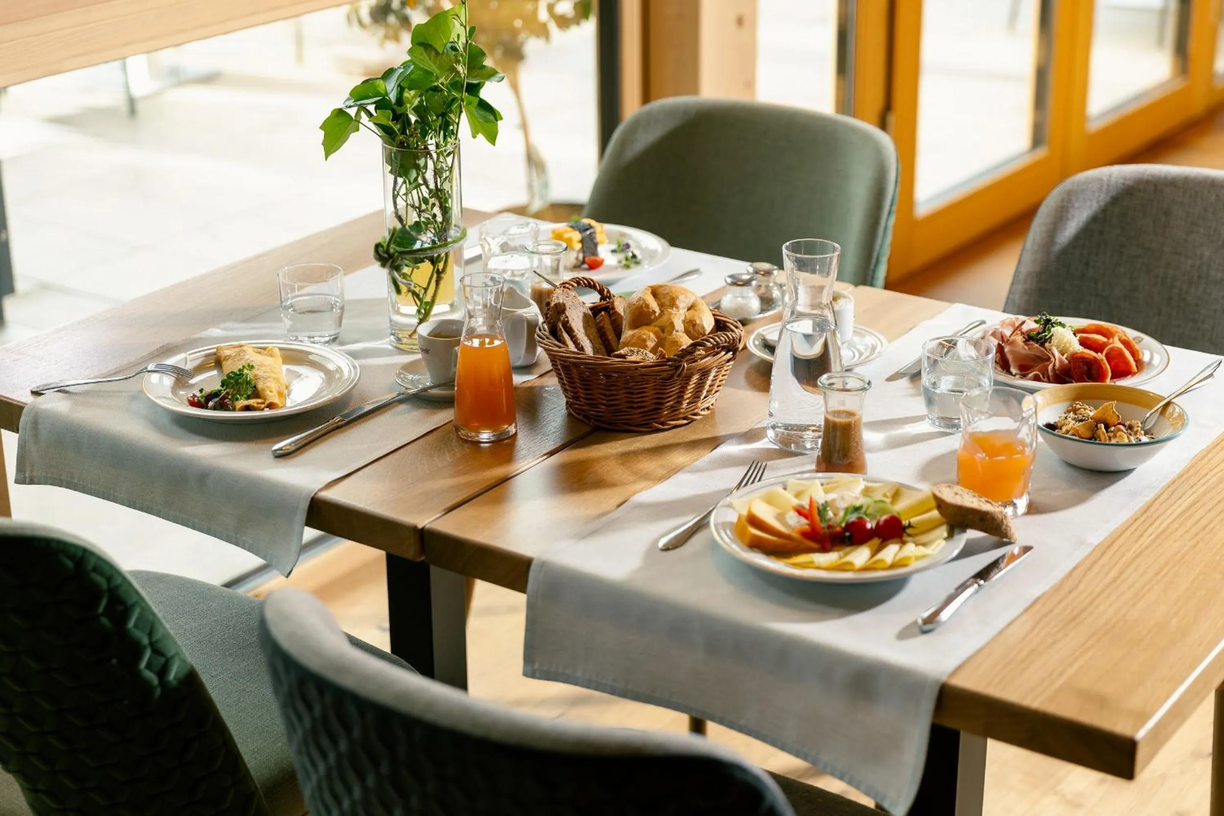 Food and drinks in Evident Hotel Prägant 4-Superior