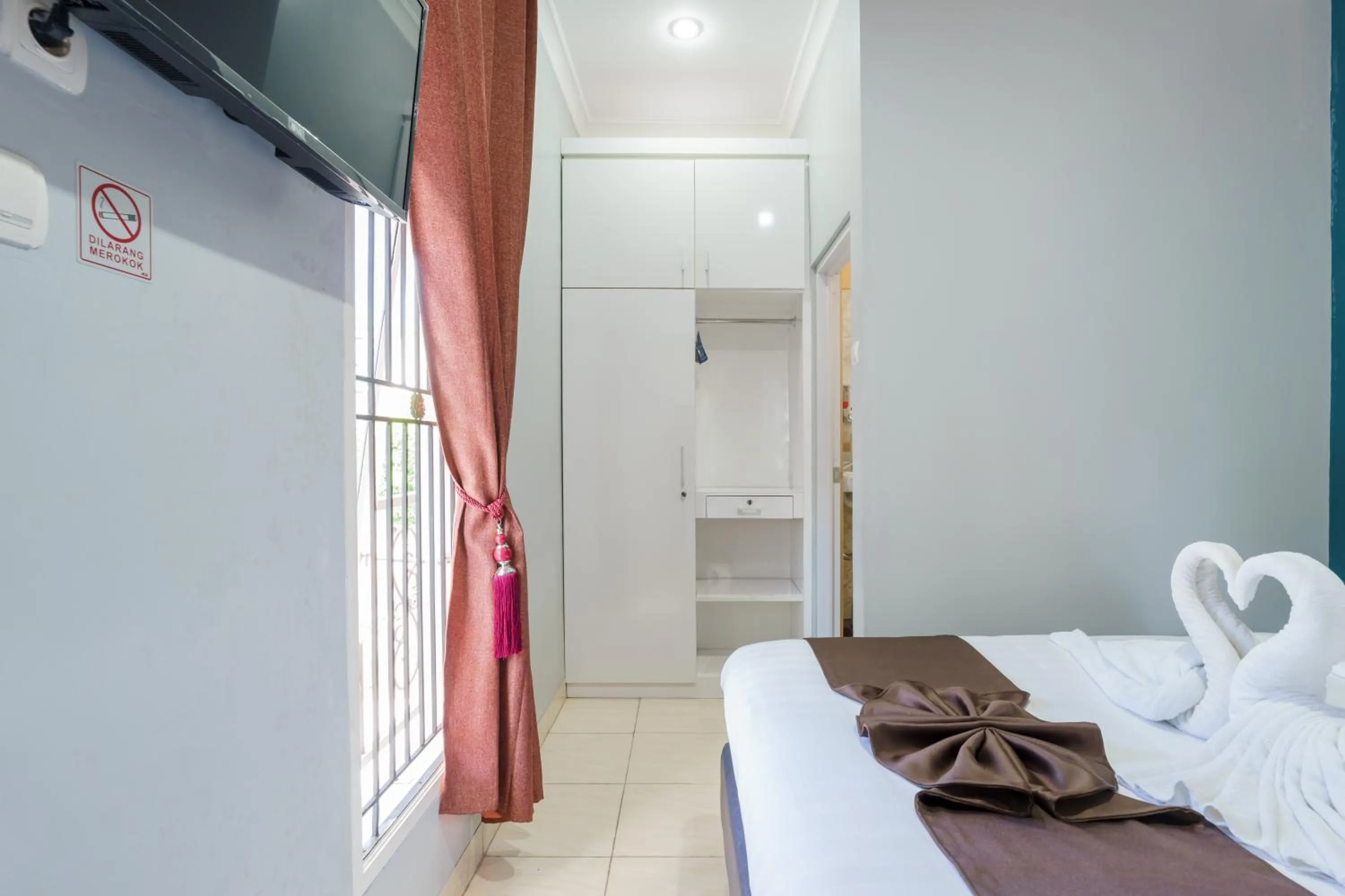 Bedroom, Bed in Fast Hous Syariah Bogor Mitra RedDoorz