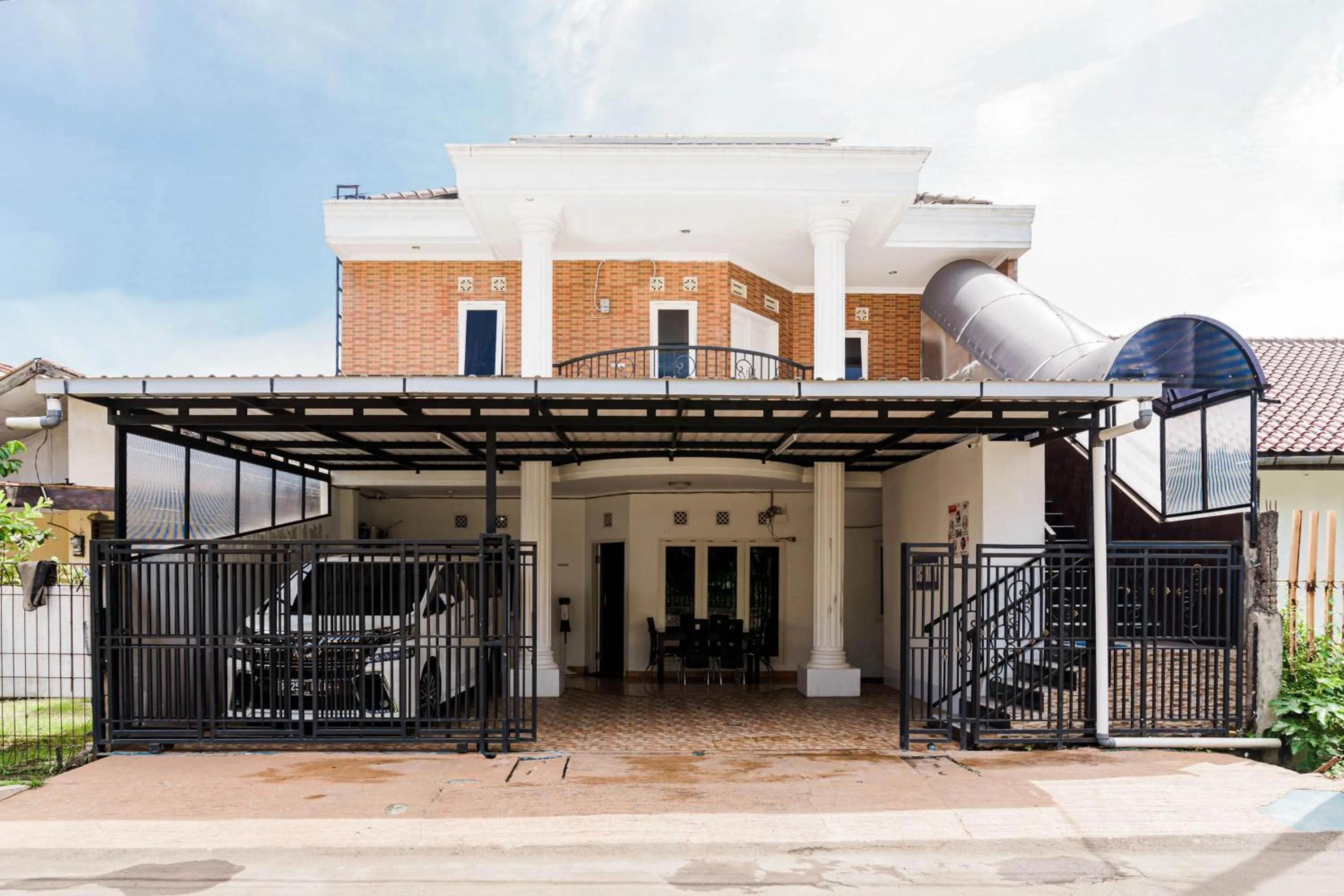 Facade/entrance in Fast Hous Syariah Bogor Mitra RedDoorz