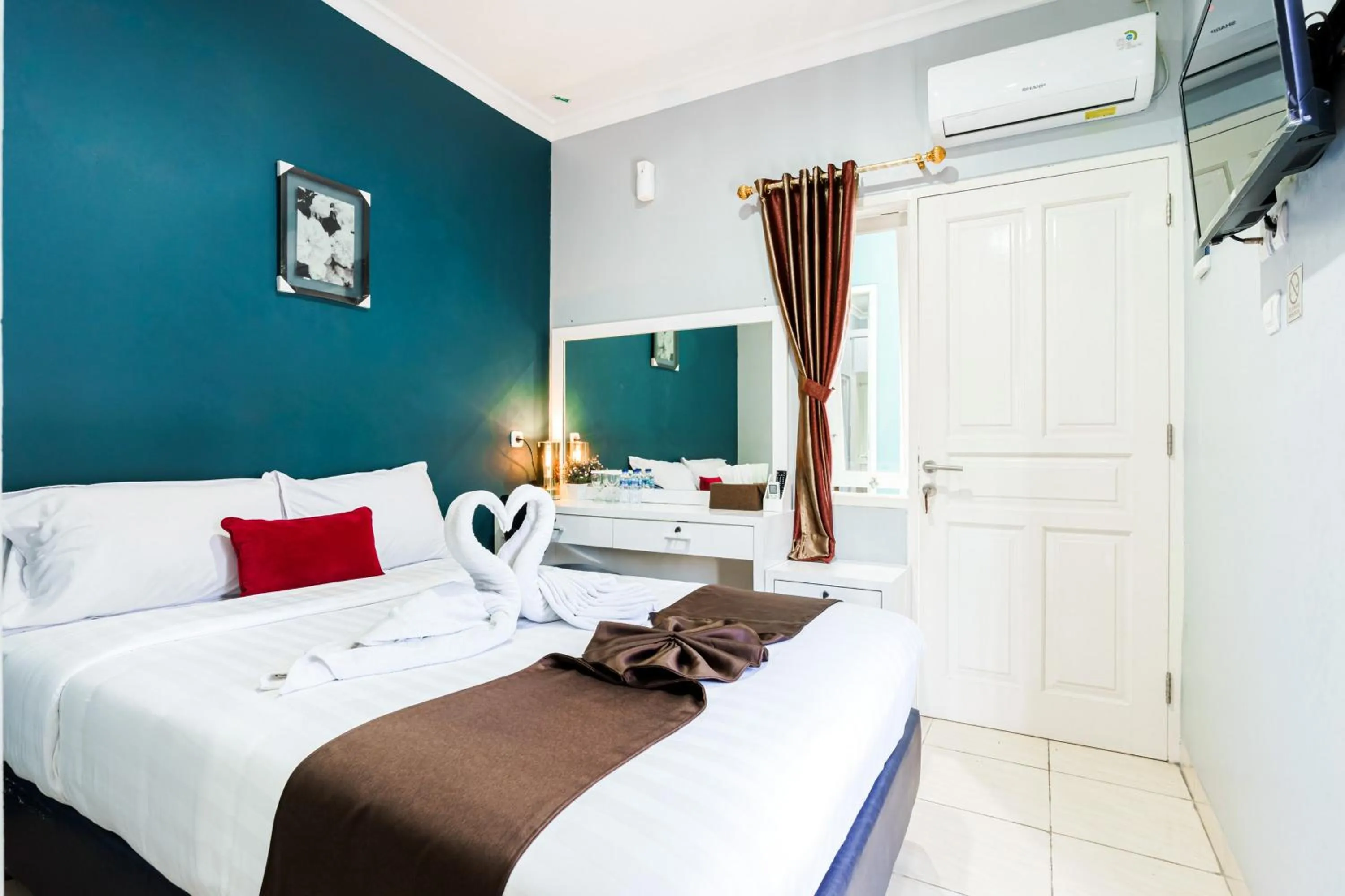 Bedroom, Bed in Fast Hous Syariah Bogor Mitra RedDoorz