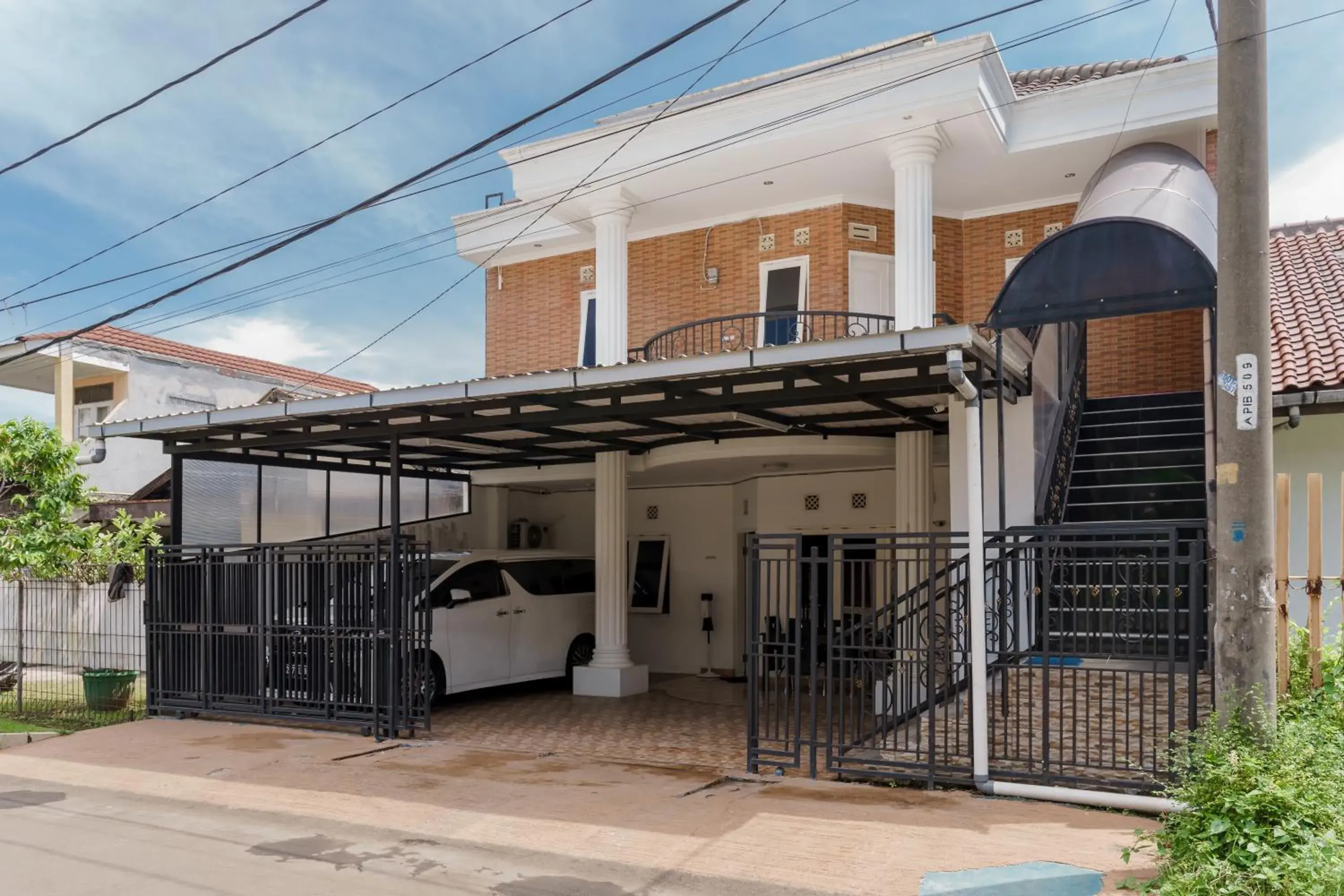 Property building in Fast Hous Syariah Bogor Mitra RedDoorz Property building in Fast Hous Syariah Bogor Mitra RedDoorz