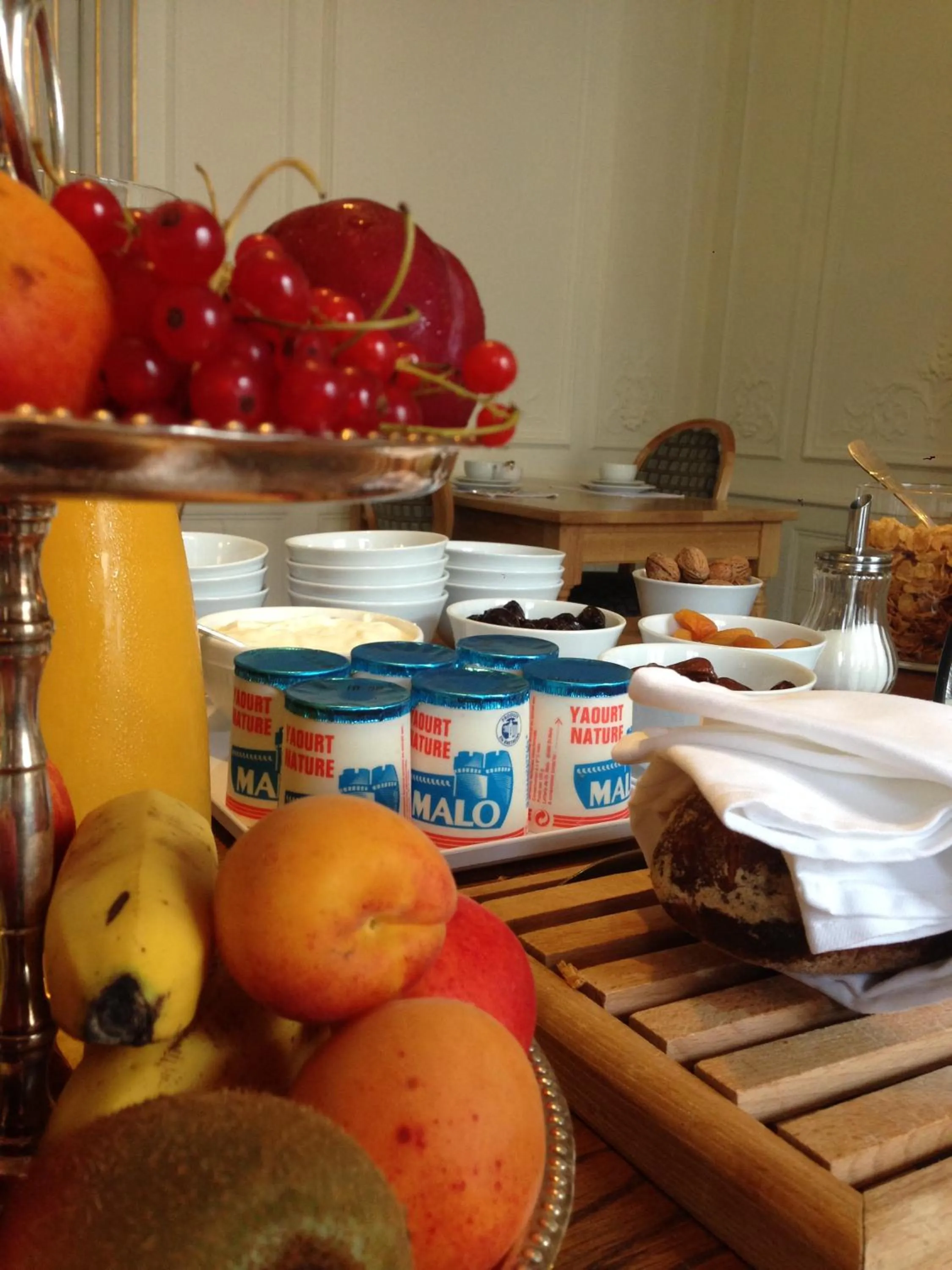 Buffet breakfast in Hôtel Le Gentleman