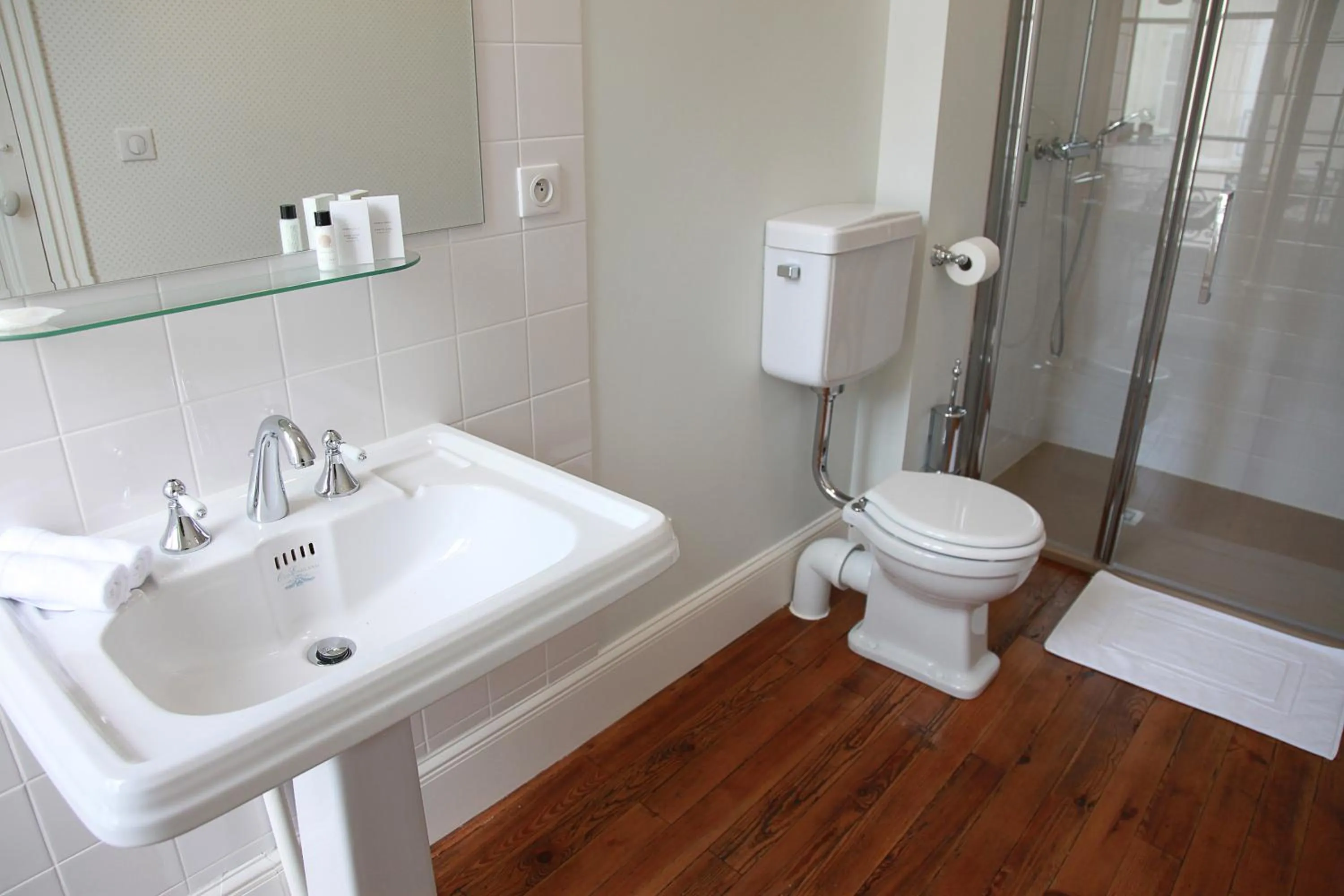 Bathroom in Hôtel Le Gentleman