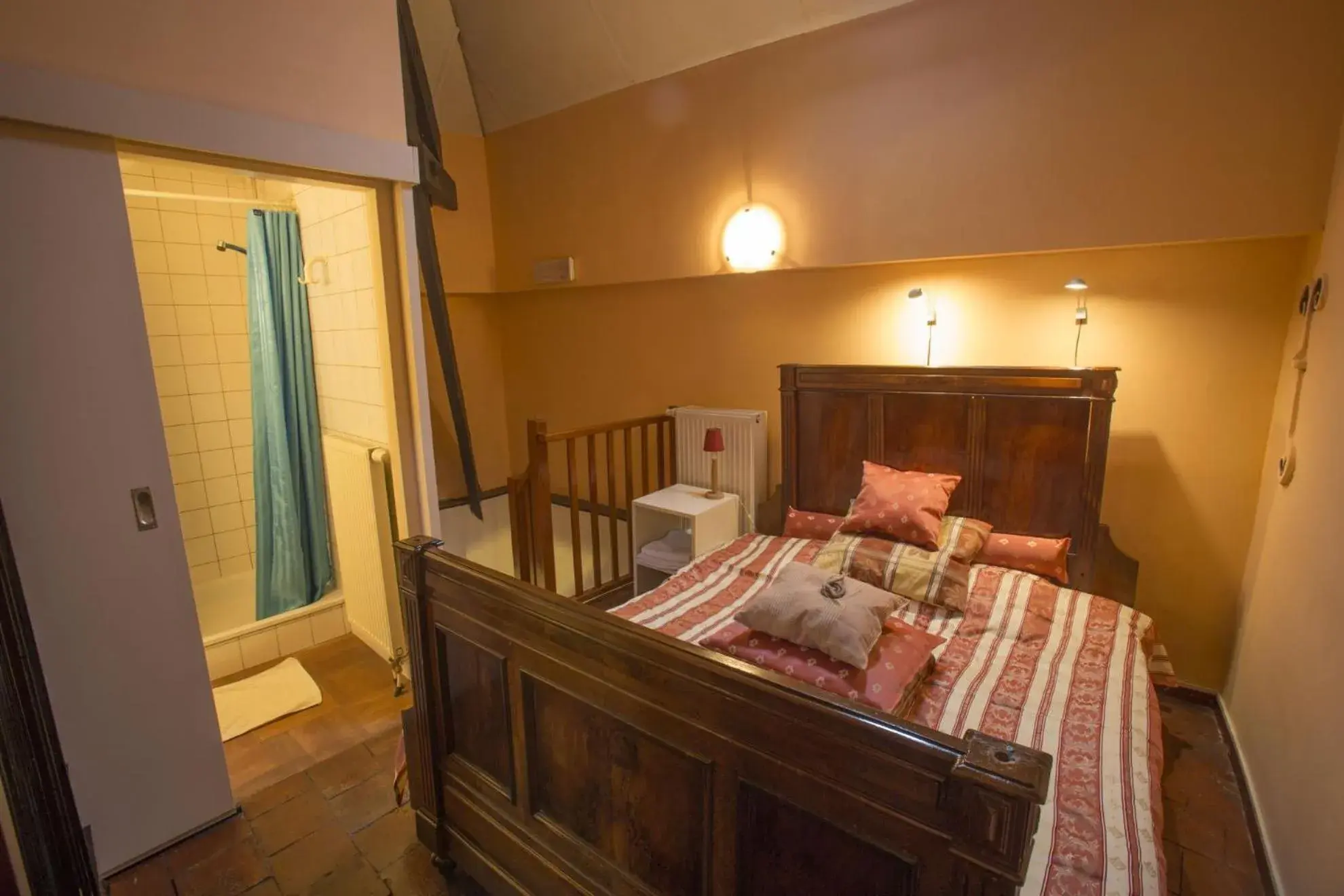 One-Bedroom Apartment - single occupancy in Apartments Cour d'Aix One-Bedroom Apartment - single occupancy in Apartments Cour d'Aix