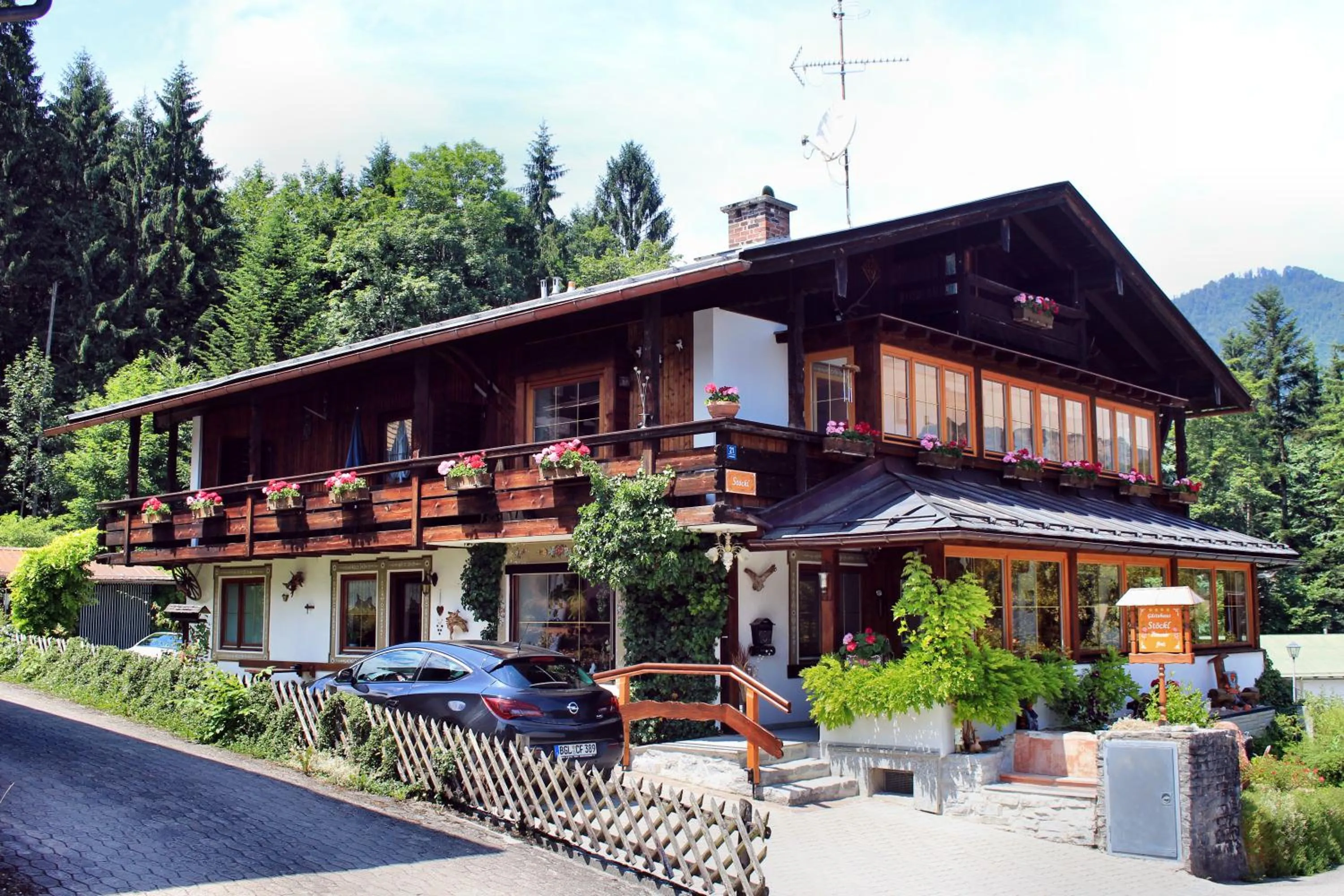 Facade/entrance in Gästehaus Stöckl