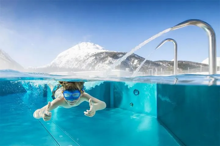 Swimming pool in Hotel Station