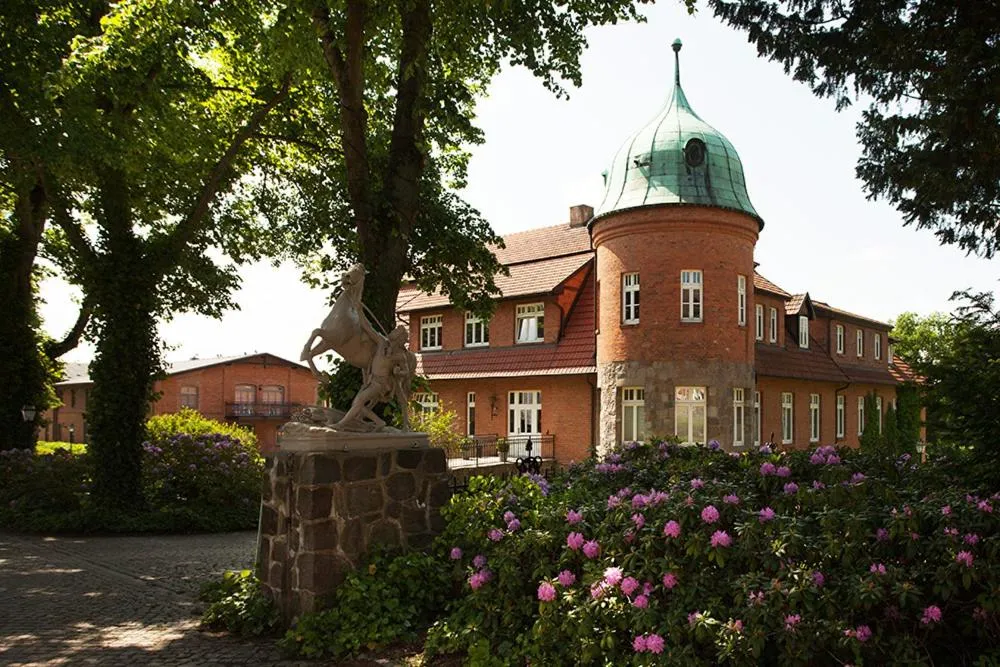 Property building in Schloss Basthorst