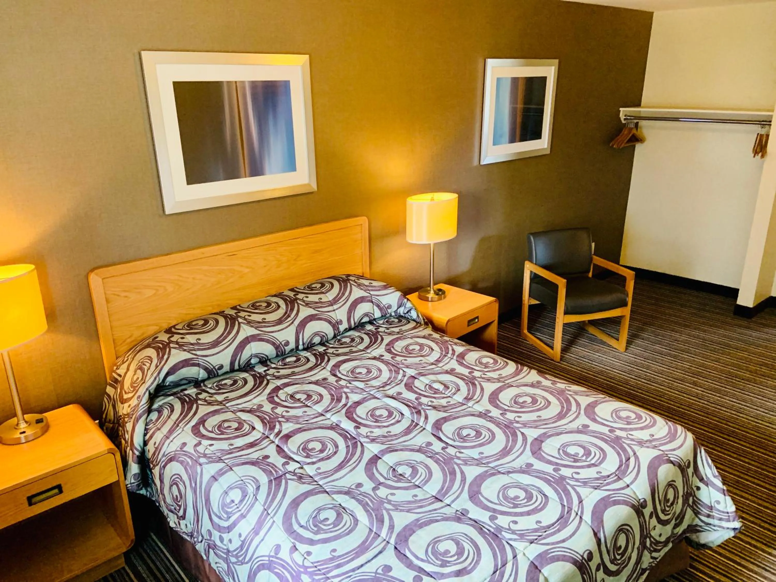 Bed in Green Acres Motel