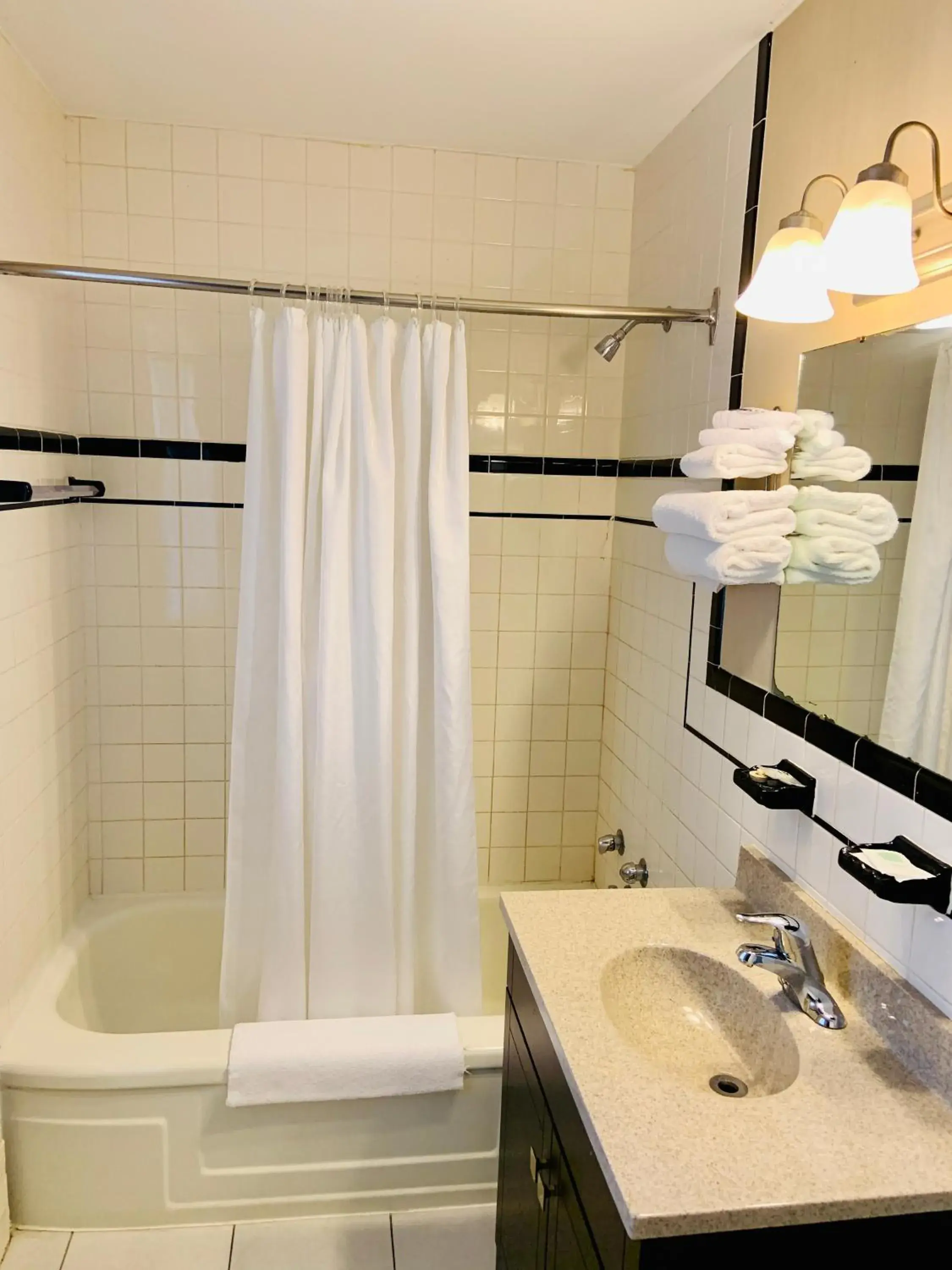 Queen Room in Green Acres Motel Queen Room in Green Acres Motel