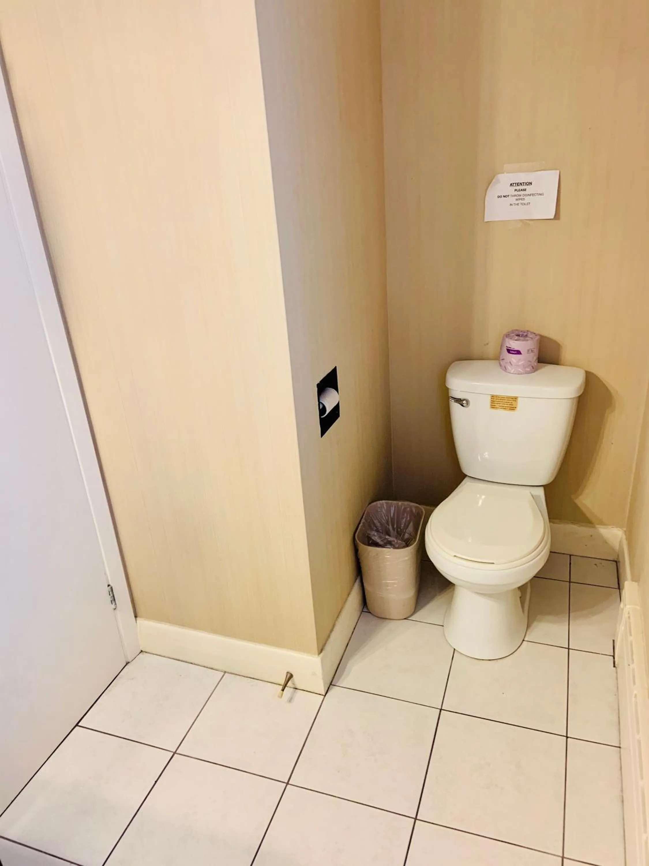 Bathroom in Green Acres Motel