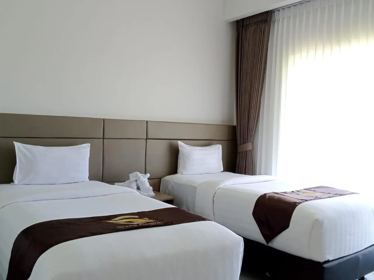 Bed in Grand Samota Hotel