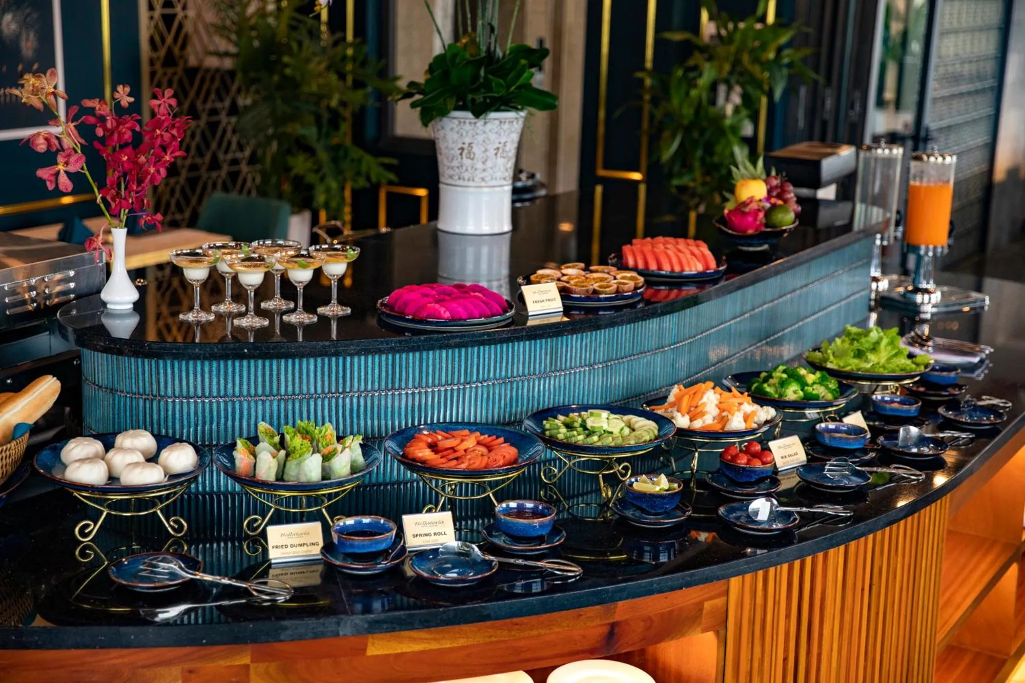 Restaurant/places to eat in Angel Beach Hotel Danang