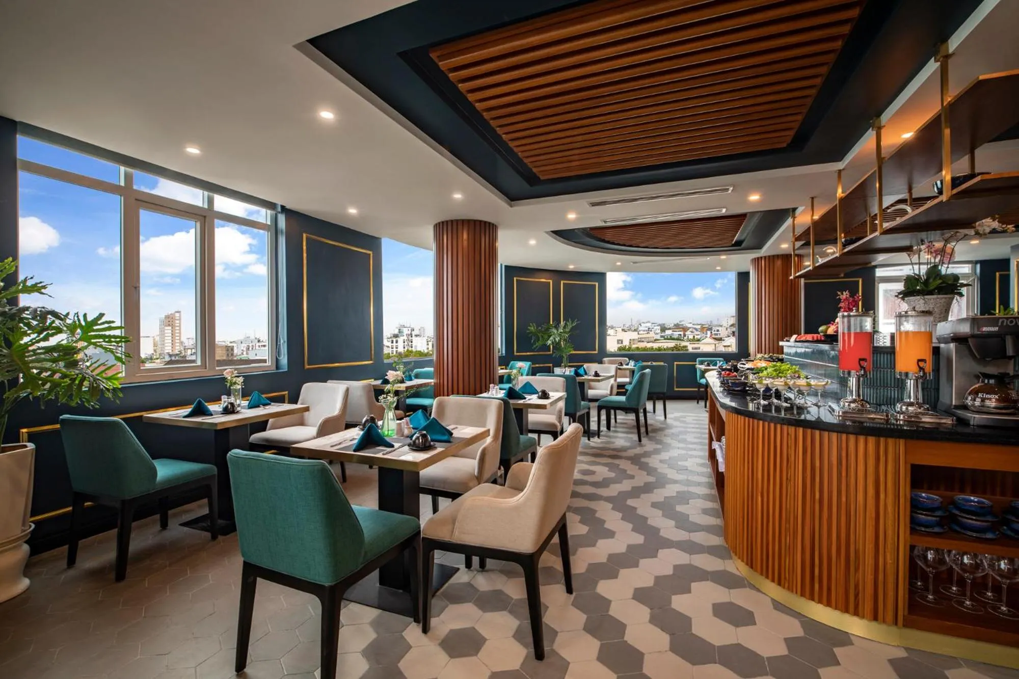 Restaurant/places to eat in Angel Beach Hotel Danang