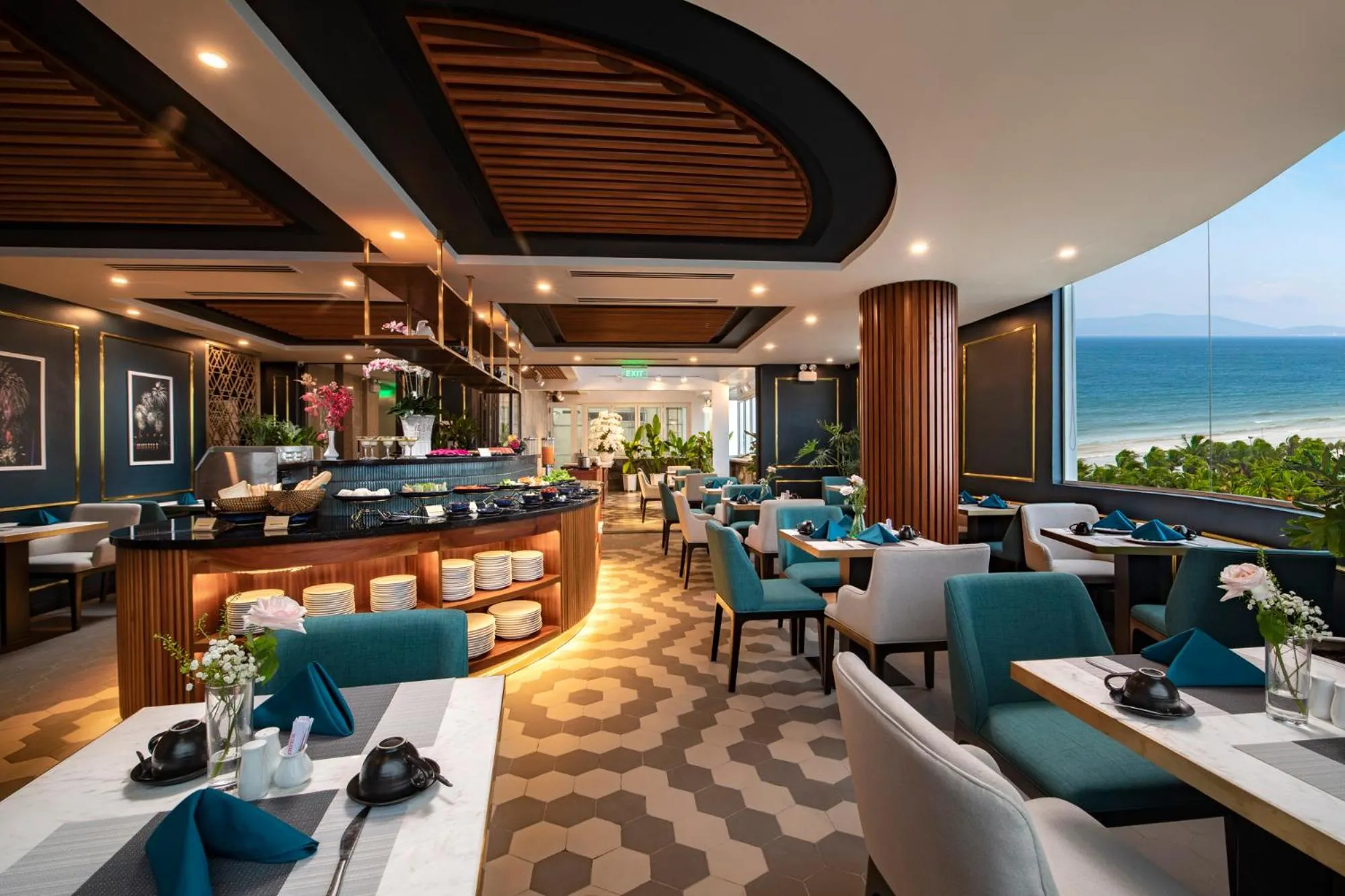 Restaurant/places to eat in Angel Beach Hotel Danang