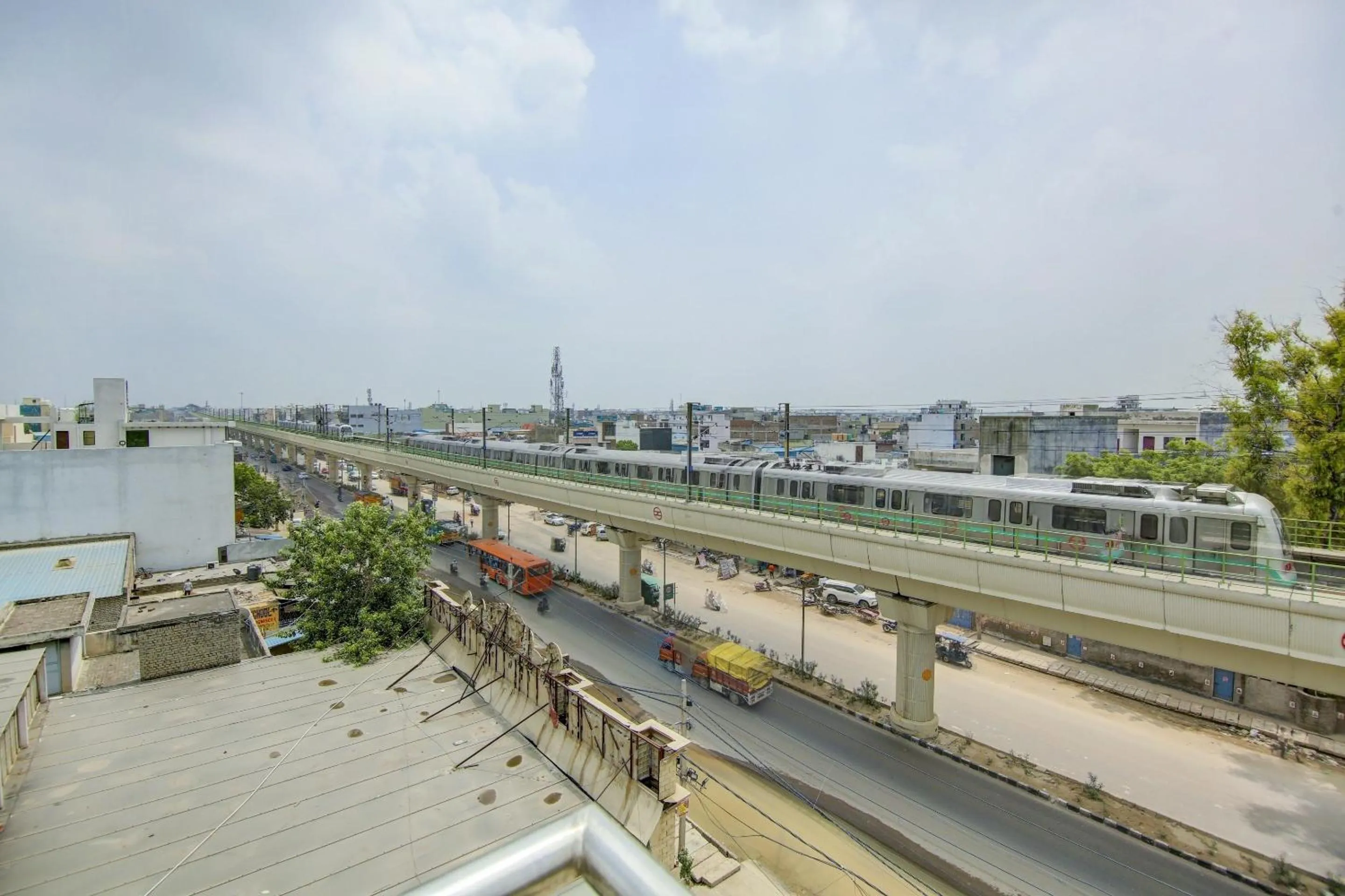 Facade/entrance in Super Townhouse OAK Hotel C Pearls