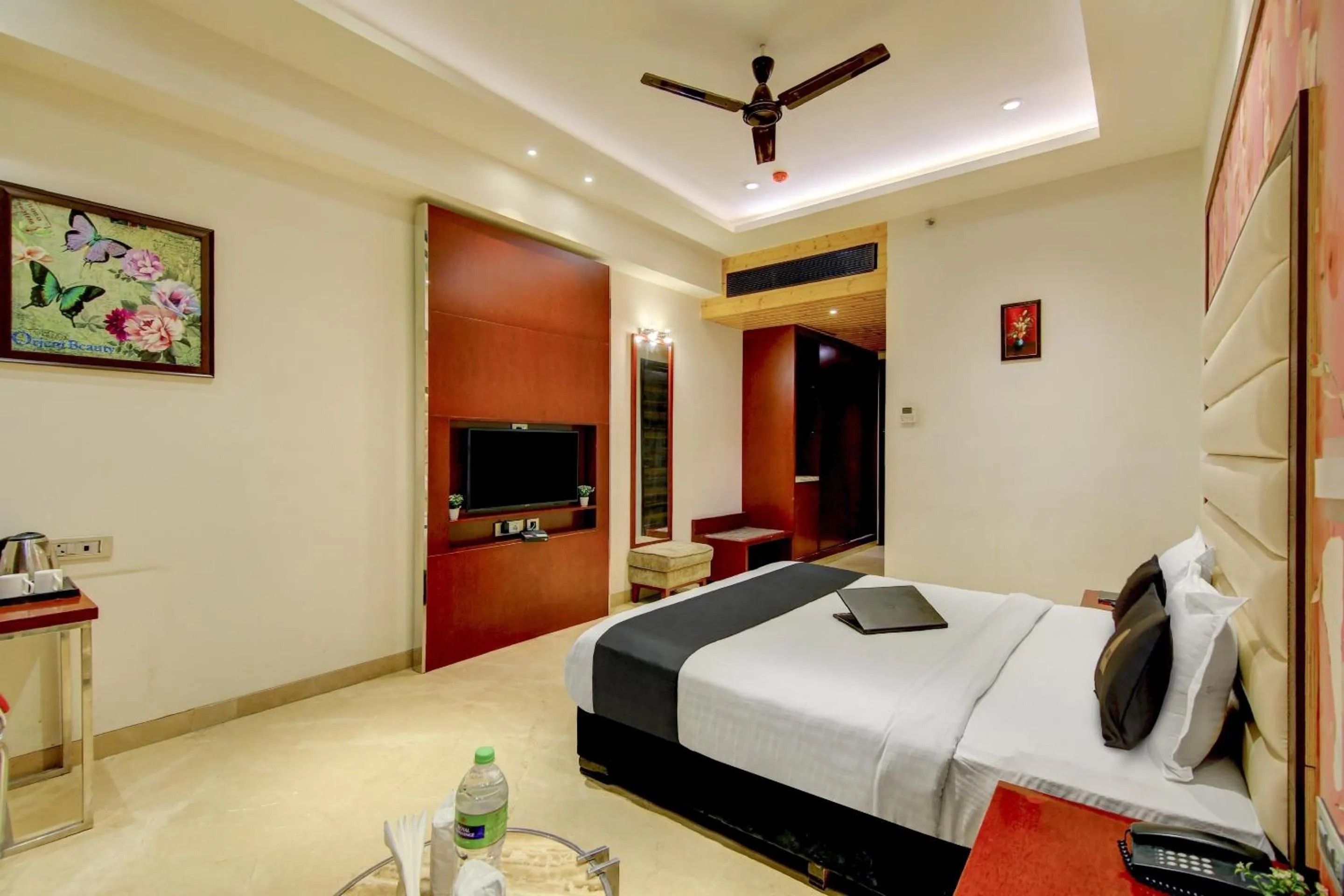 Bedroom, Bed in Super Townhouse OAK Hotel C Pearls