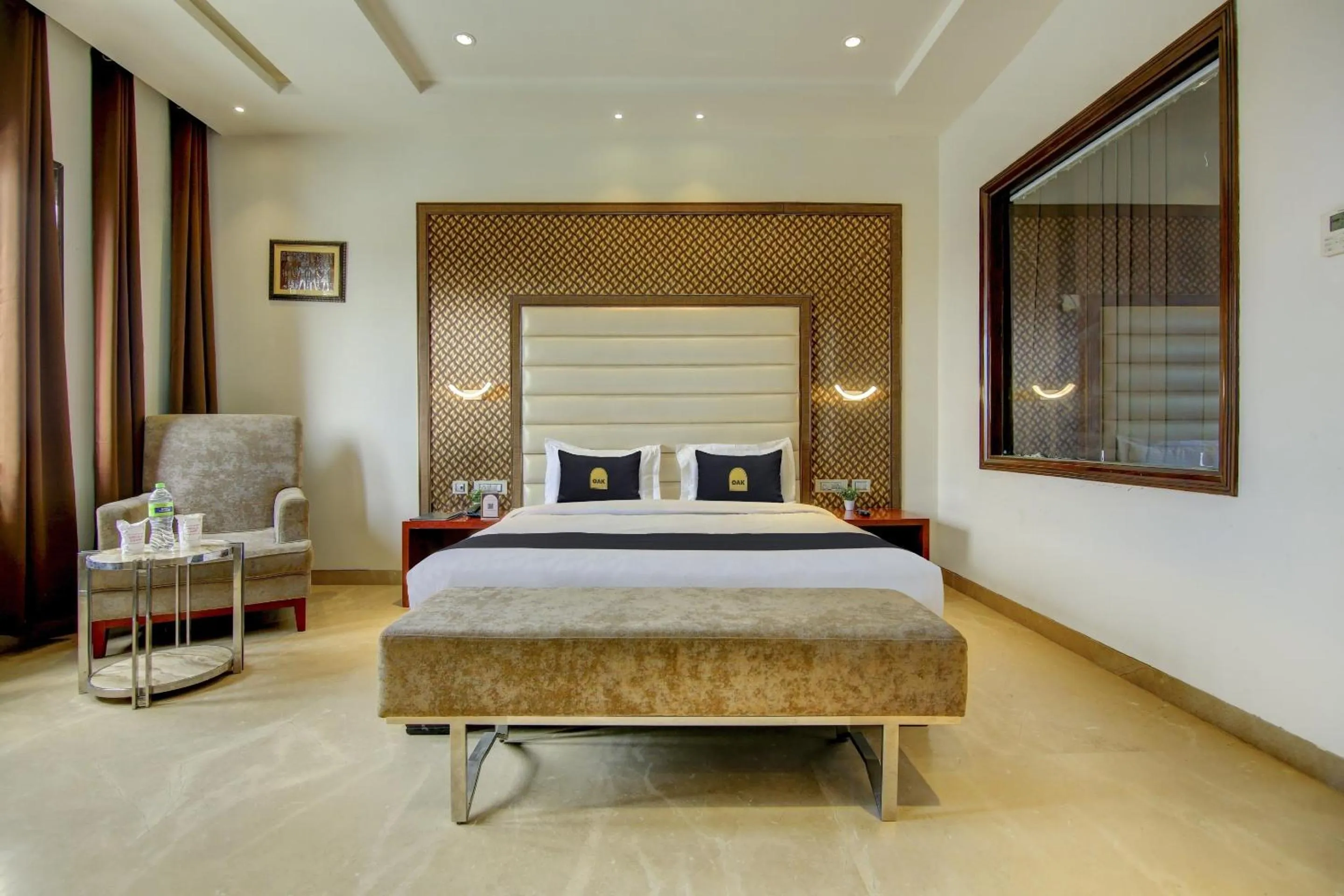 Bedroom, Bed in Super Townhouse OAK Hotel C Pearls