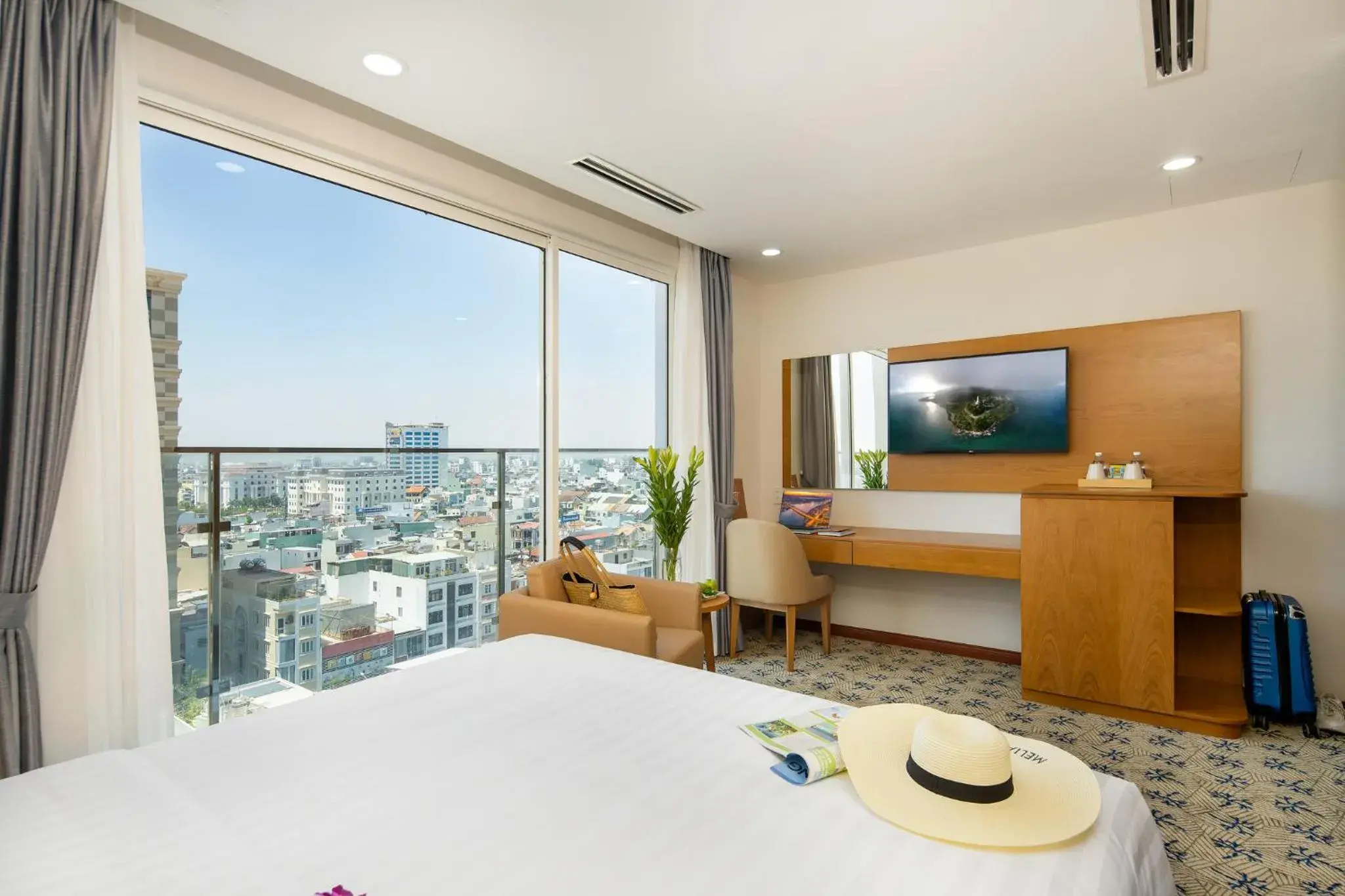 Photo of the whole room, Bed in Lamanga Hotel & Suites Photo of the whole room, Bed in Lamanga Hotel & Suites