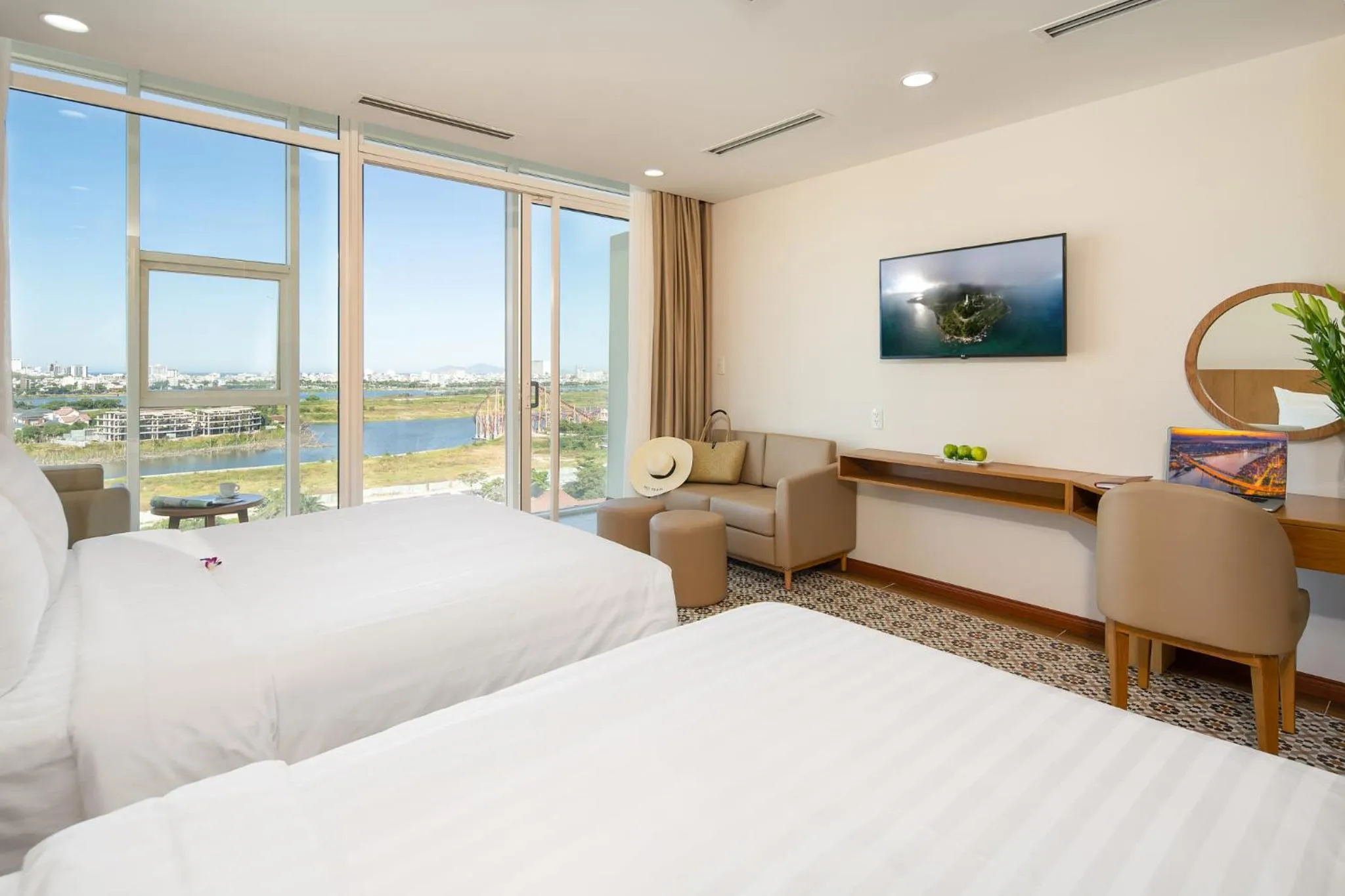 Photo of the whole room, Bed in Record Hotel