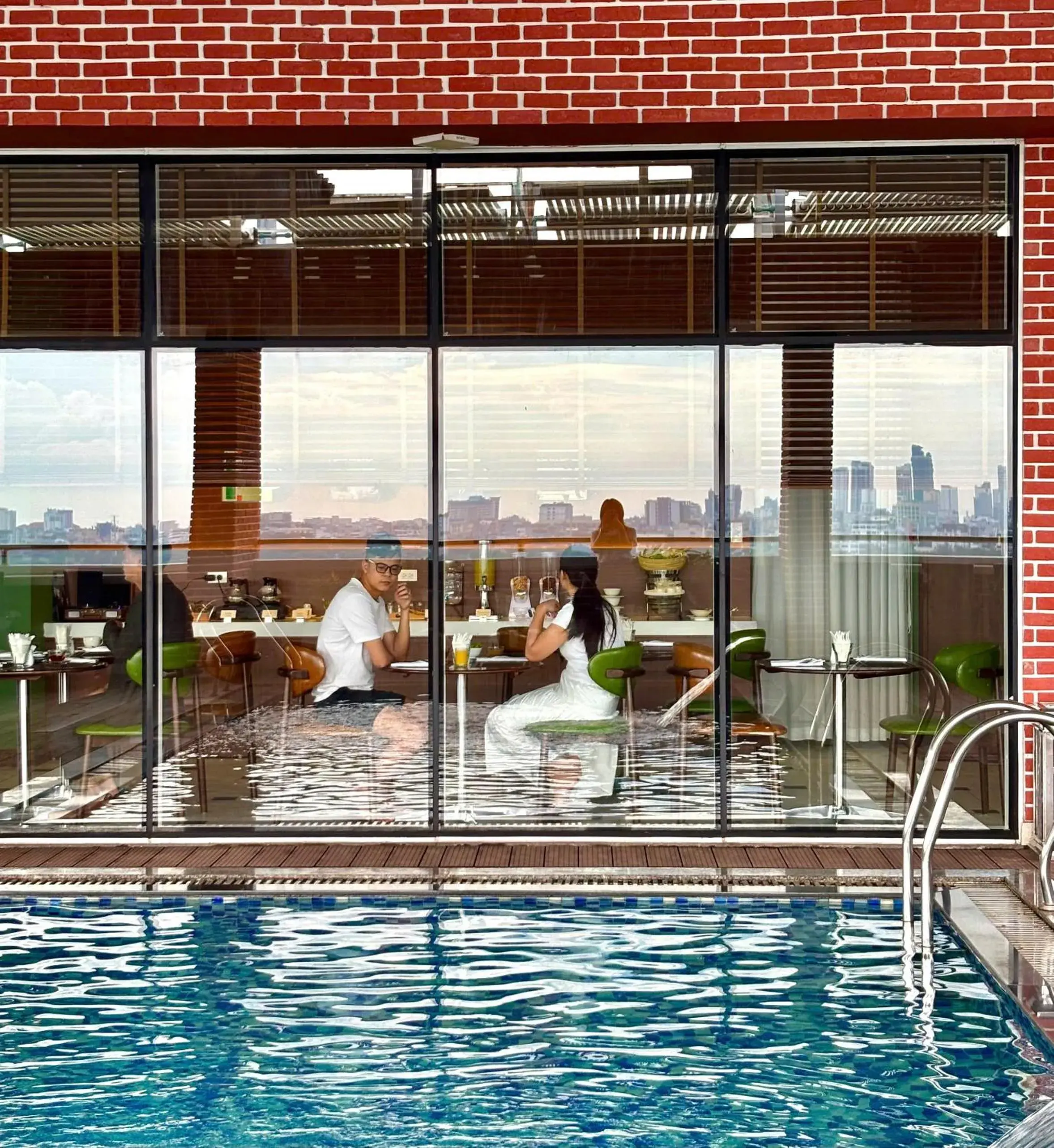 Restaurant/places to eat in Record Hotel Restaurant/places to eat in Record Hotel