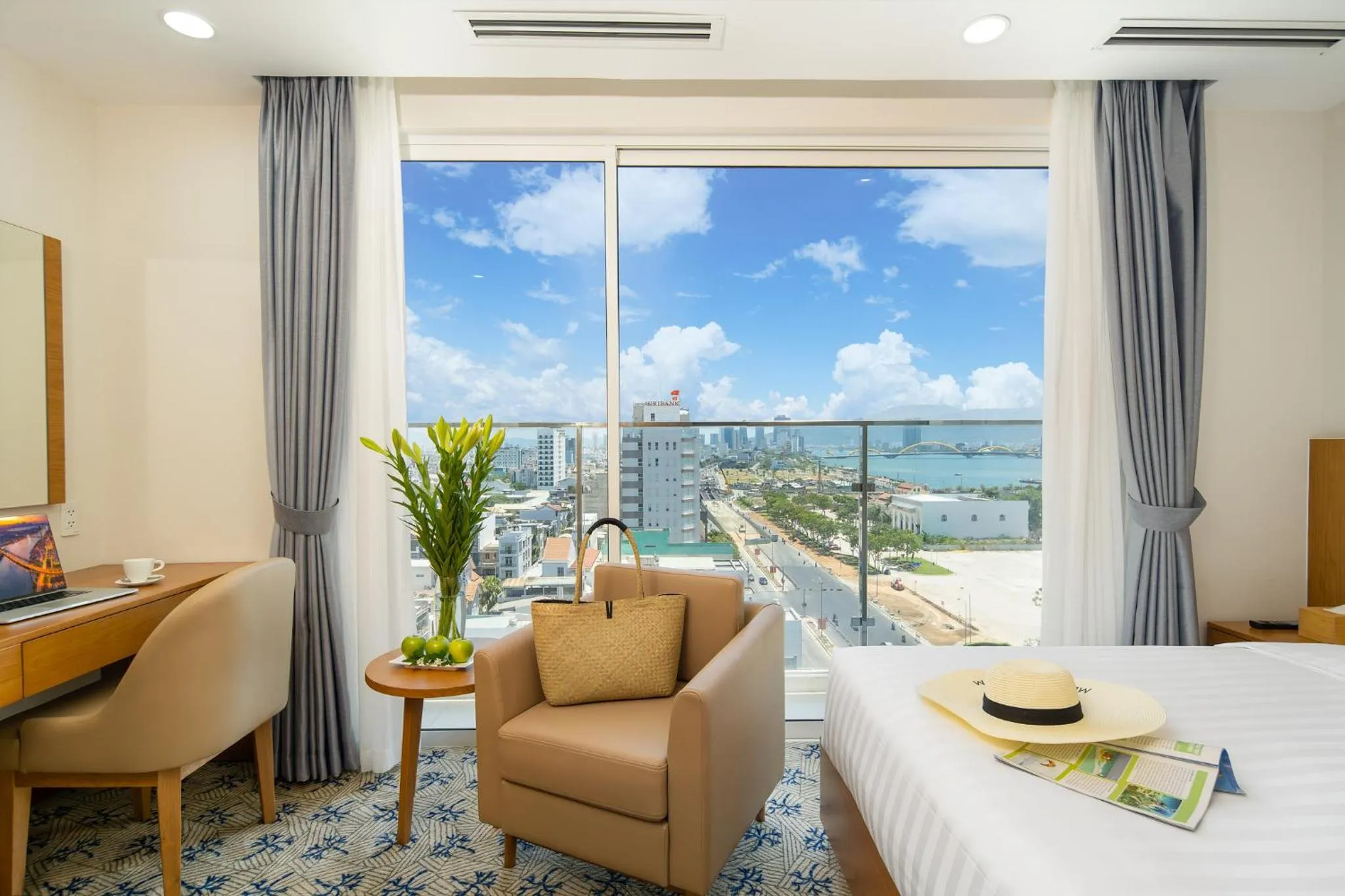 Seating area in Record Hotel