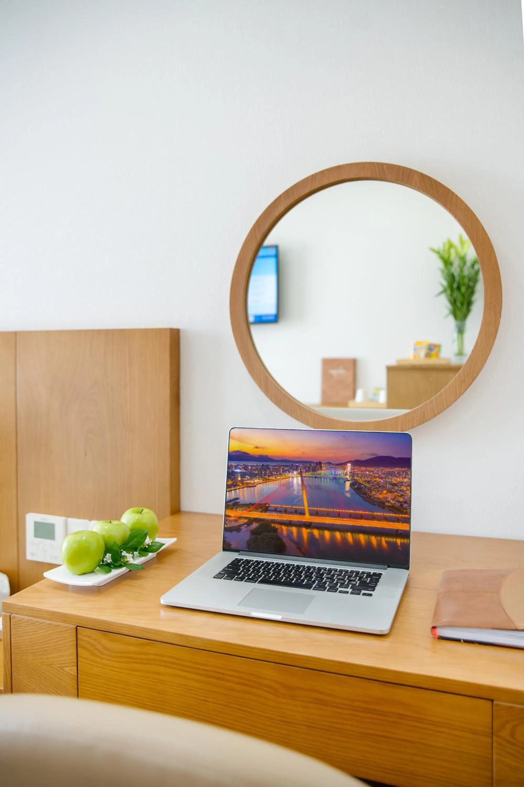 Communal lounge/ TV room in Record Hotel