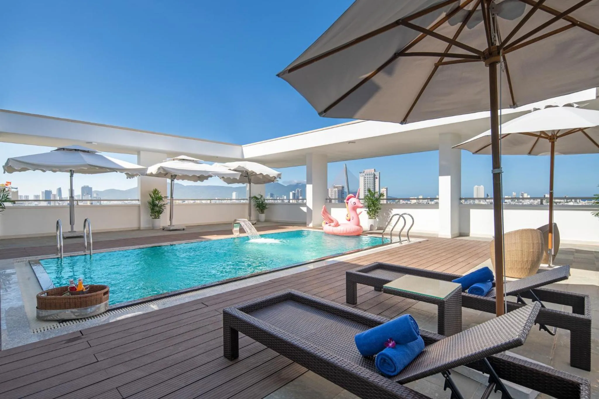 Swimming pool in Lamanga Hotel & Suites