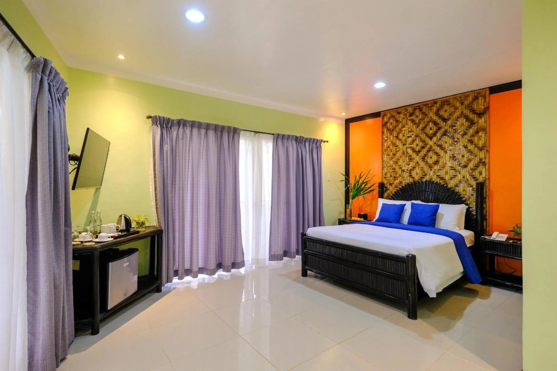 Bed in Malapascua Exotic Island Dive Resort