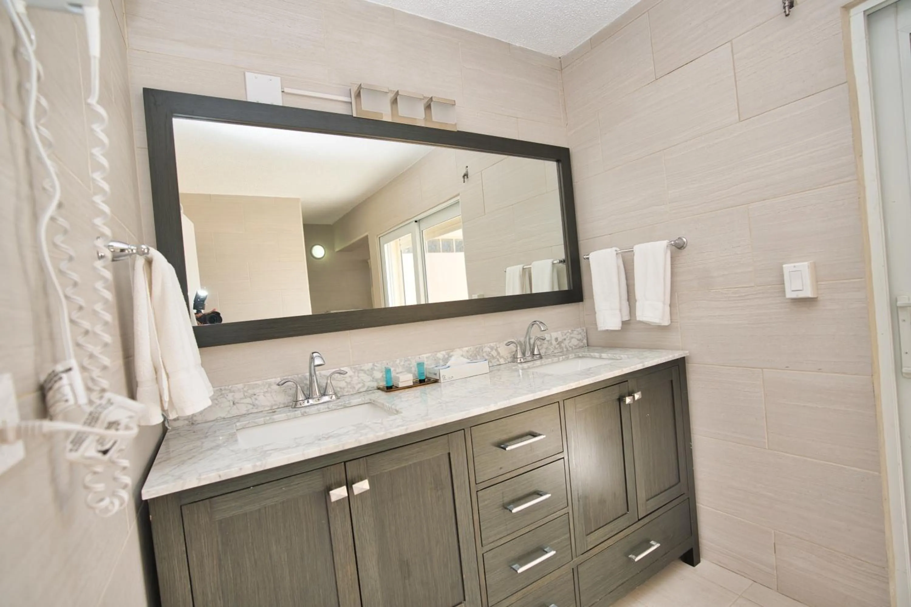 Bathroom in Horizon View Beach Hotel