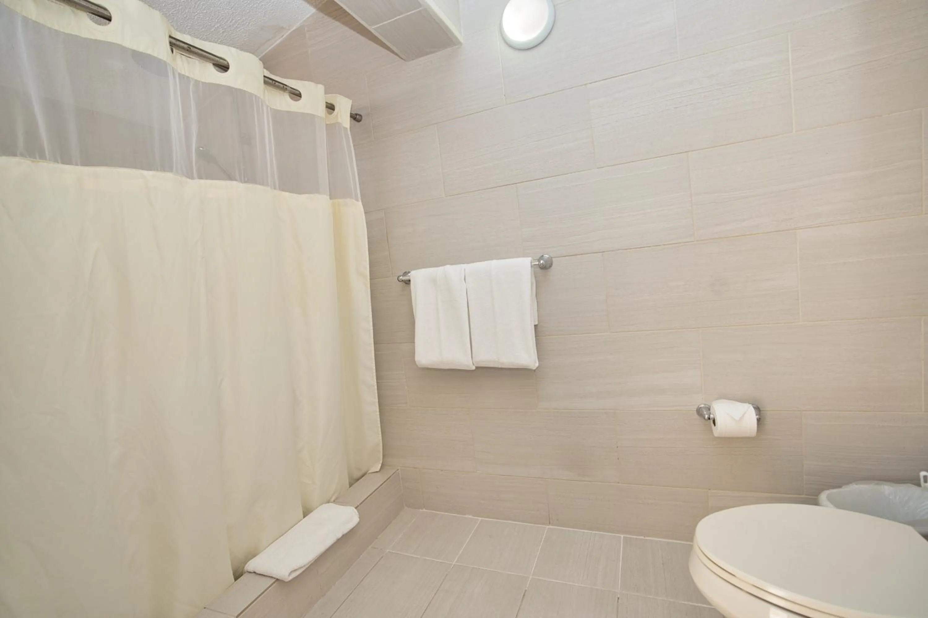 Shower in Horizon View Beach Hotel