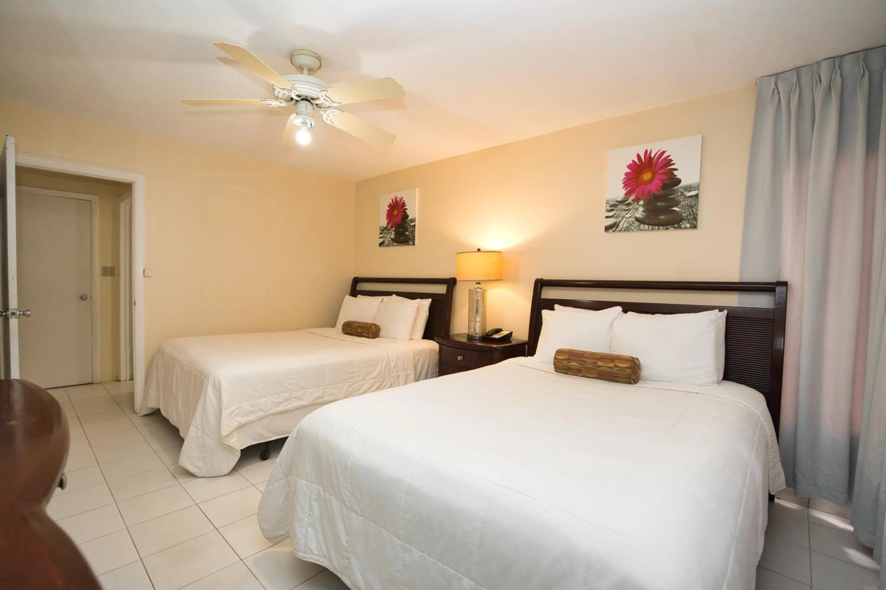 Bedroom, Bed in Horizon View Beach Hotel