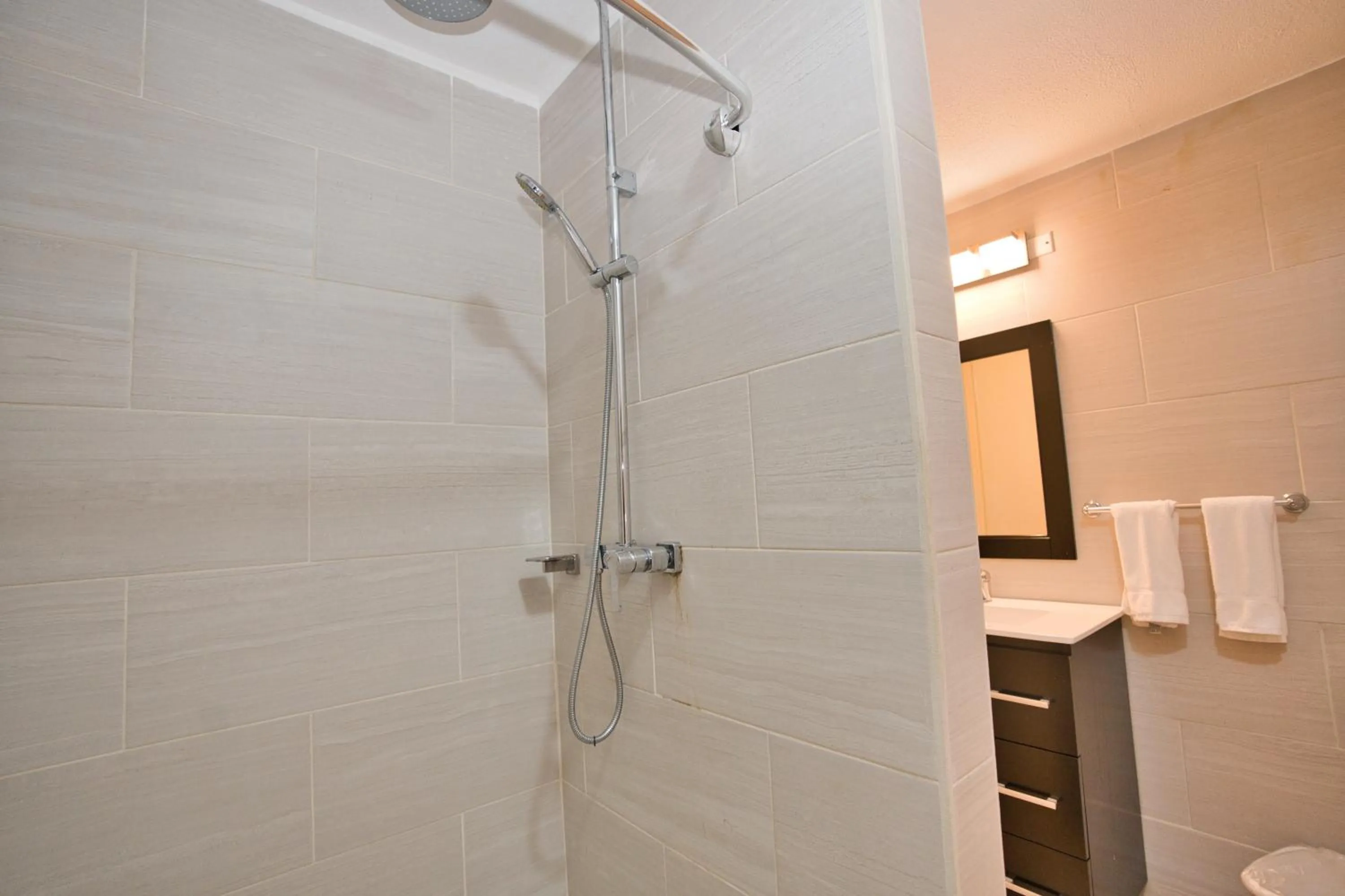 Shower in Horizon View Beach Hotel