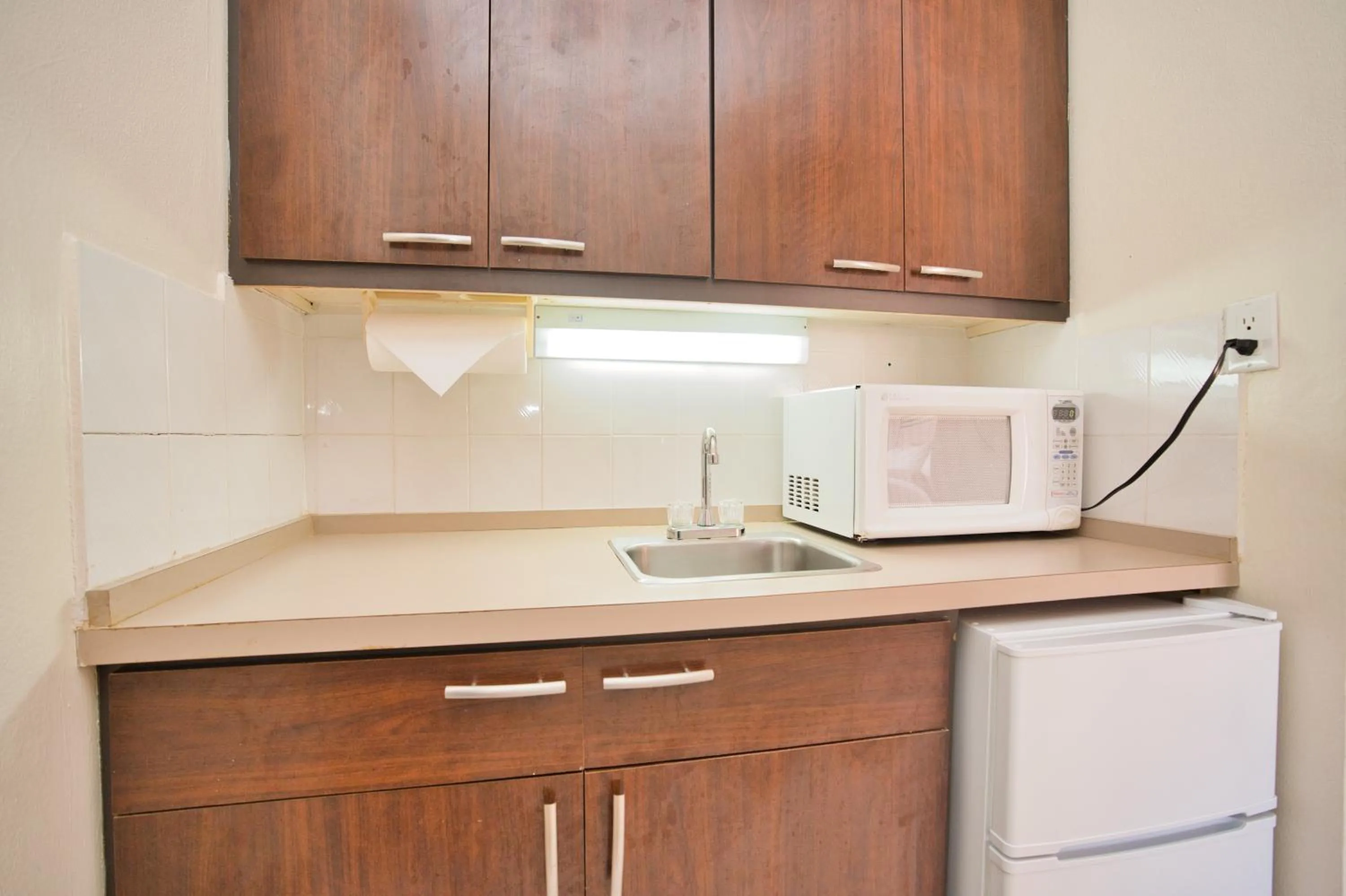 Kitchen or kitchenette in Horizon View Beach Hotel
