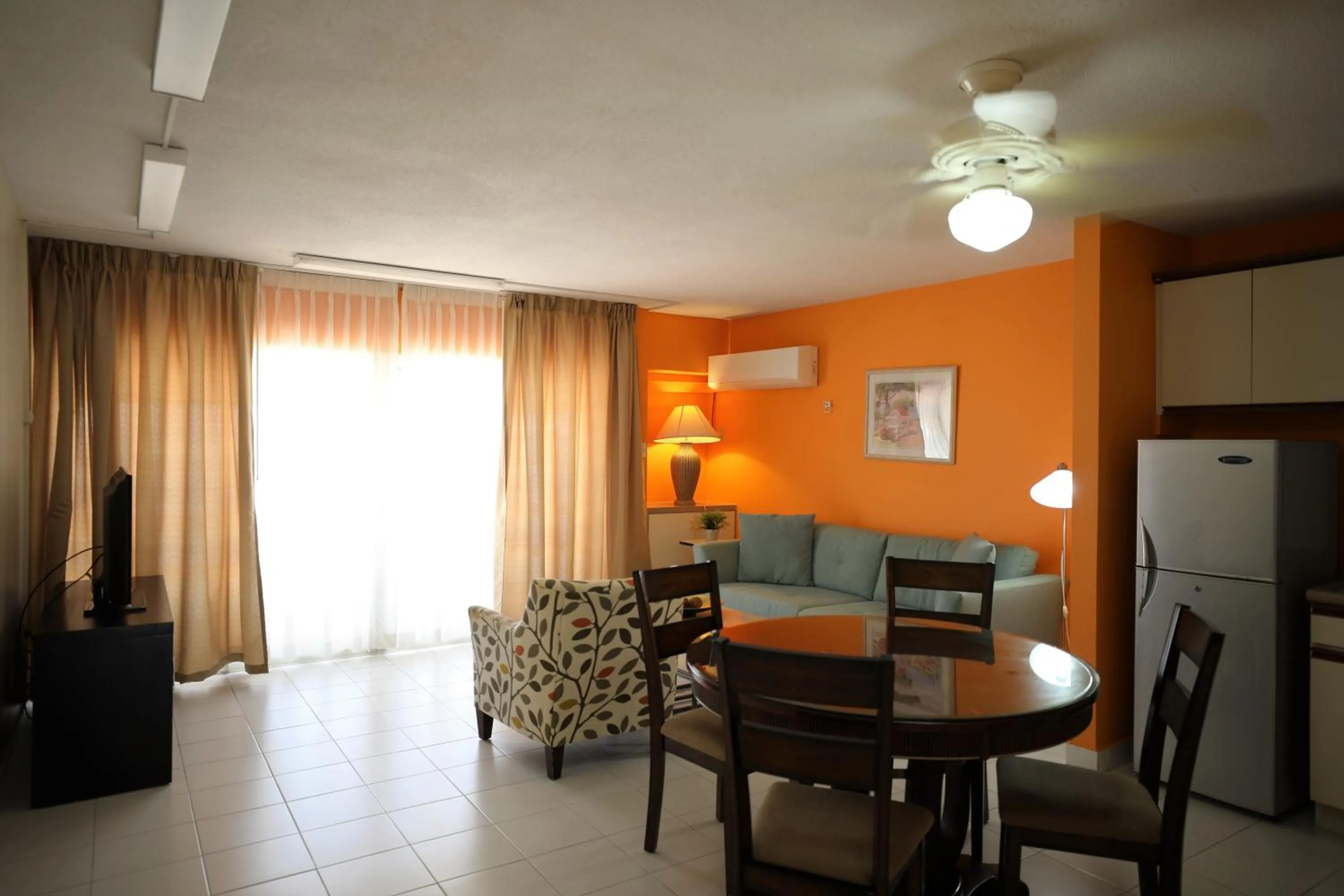 Living room in Horizon View Beach Hotel