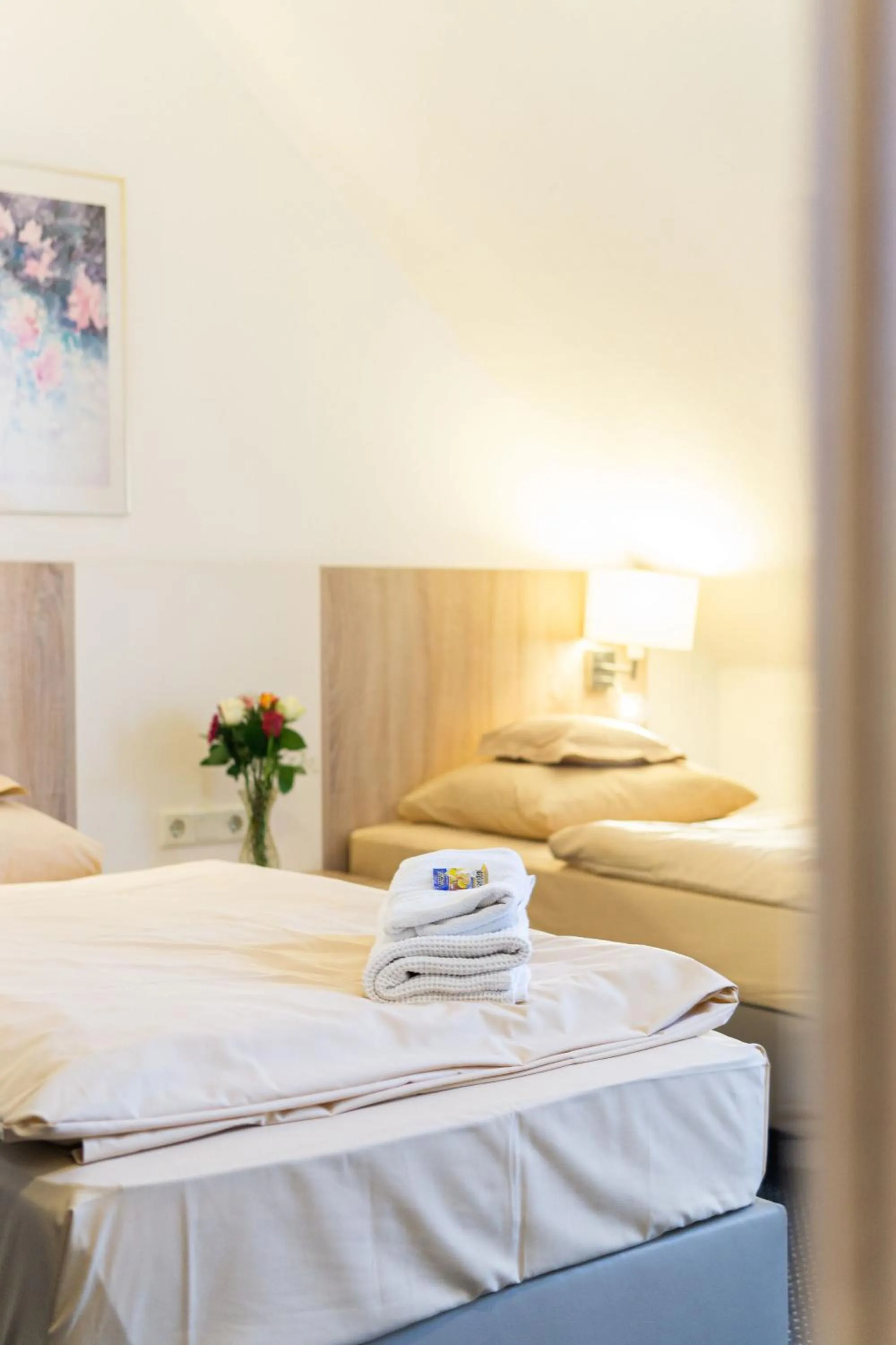 Photo of the whole room, Bed in Hotel Kelkheimer Hof