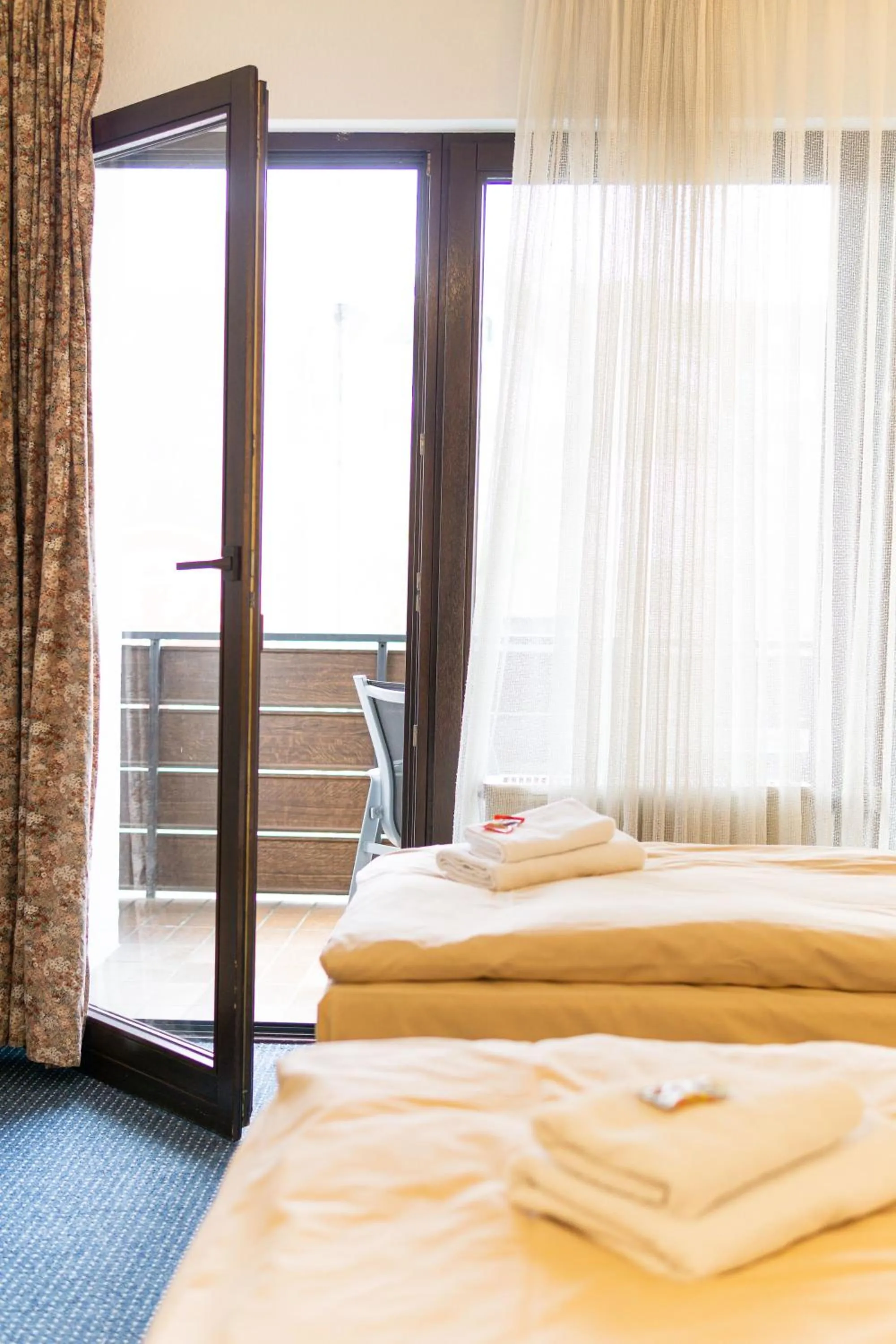 Balcony/Terrace, Bed in Hotel Kelkheimer Hof